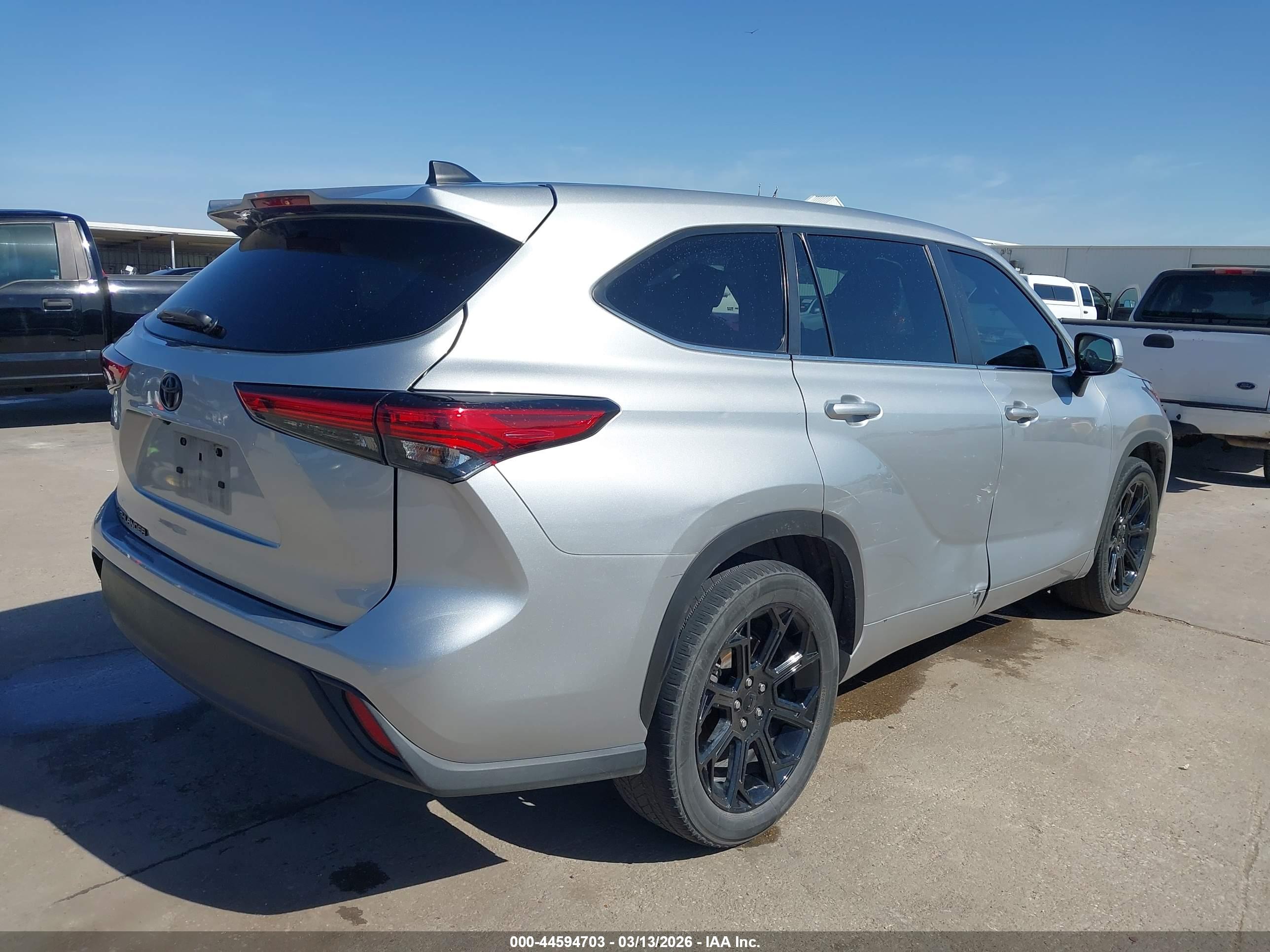 TOYOTA HIGHLANDER image 4