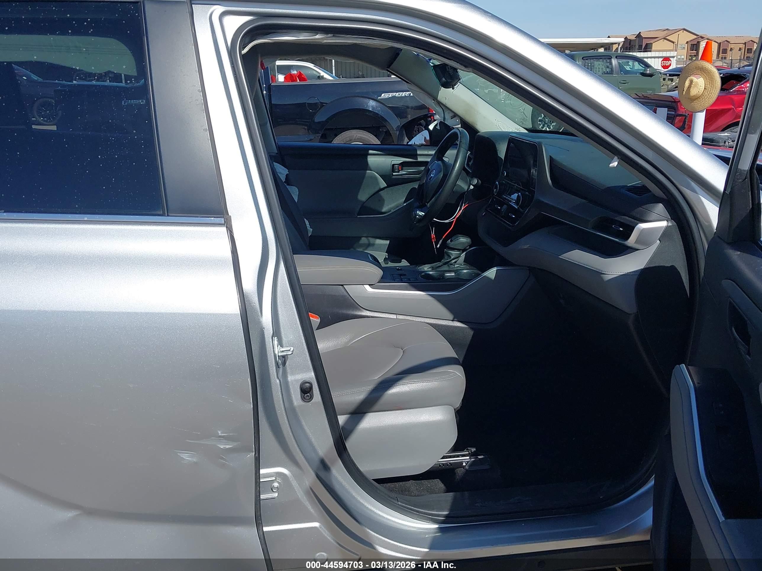 TOYOTA HIGHLANDER image 5