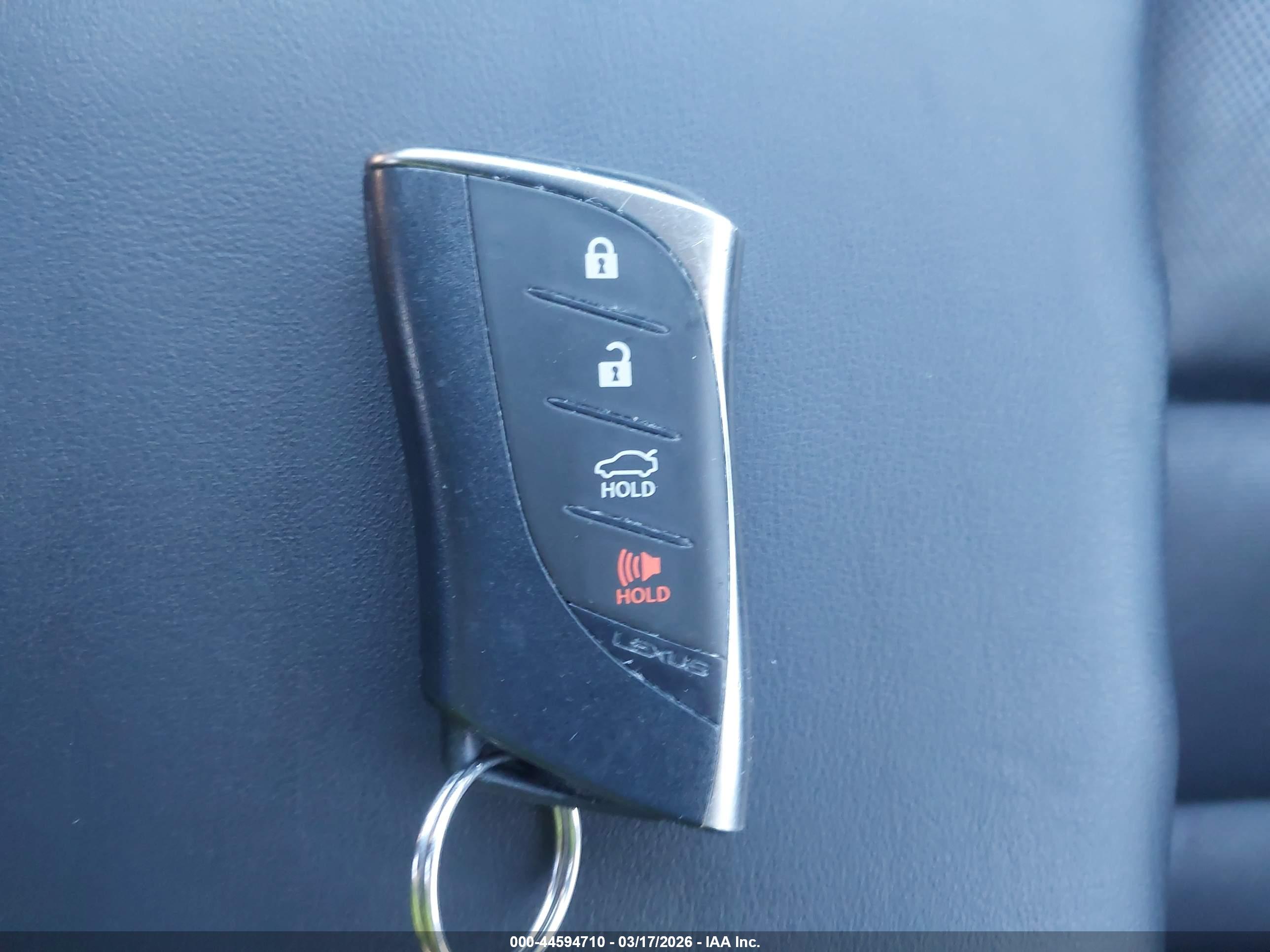 LEXUS ES image 11