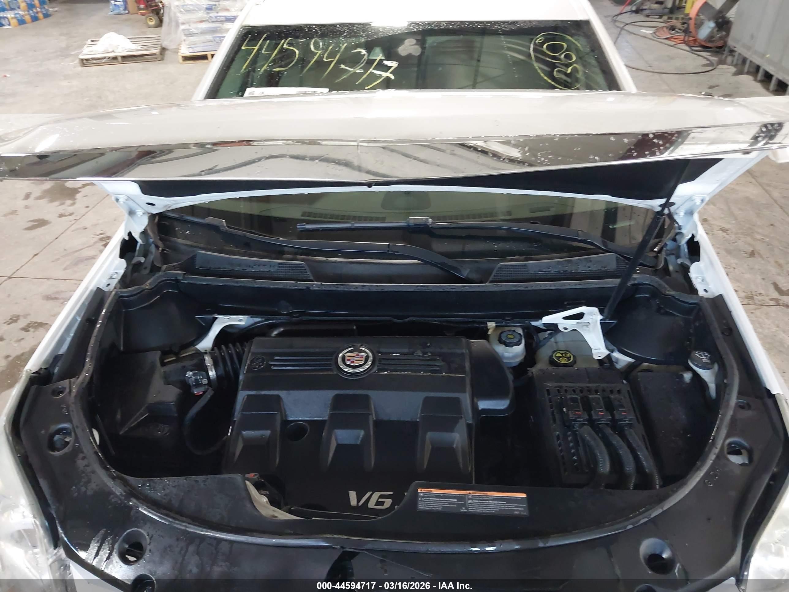CADILLAC SRX image 10