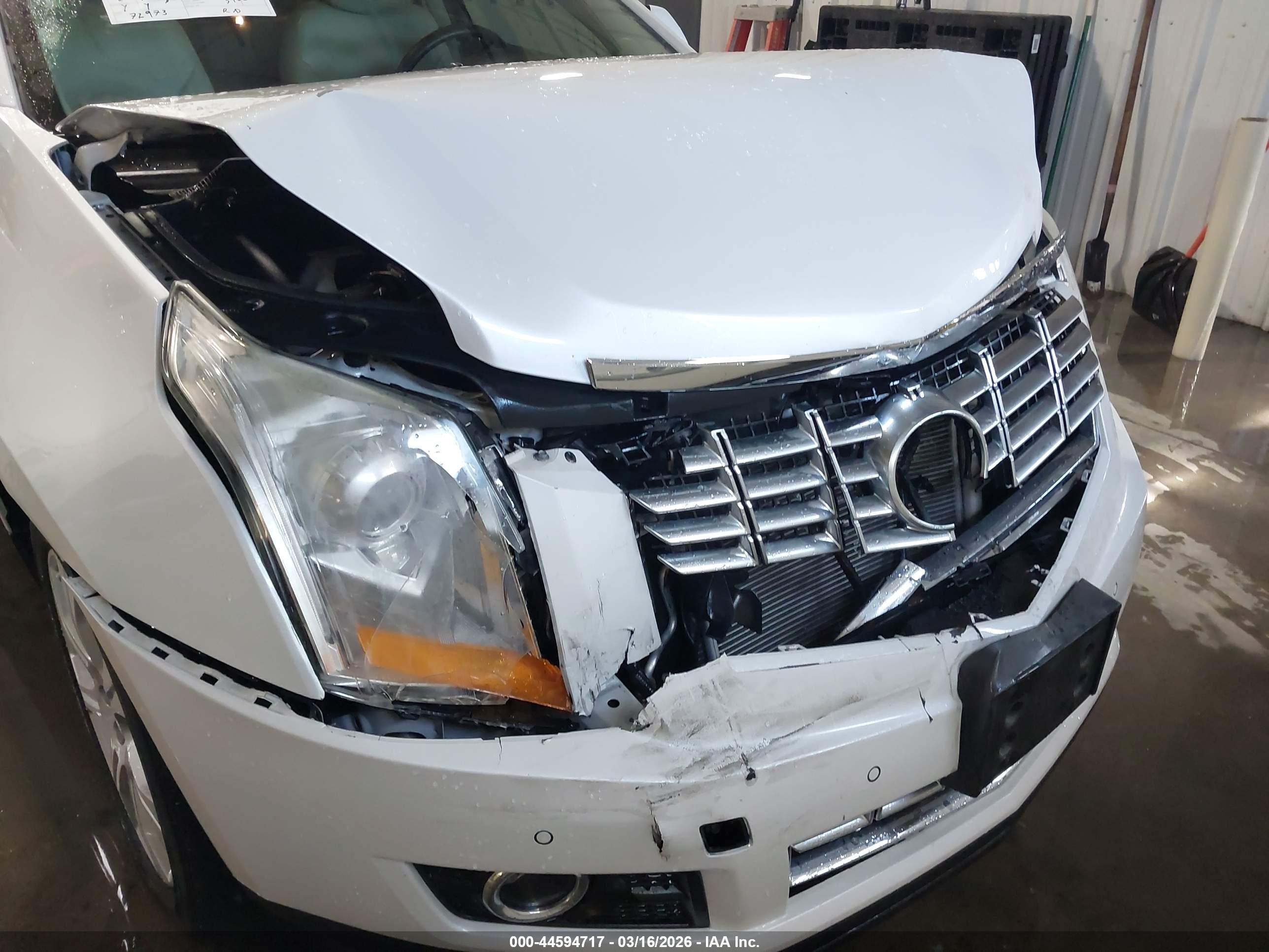 CADILLAC SRX image 6