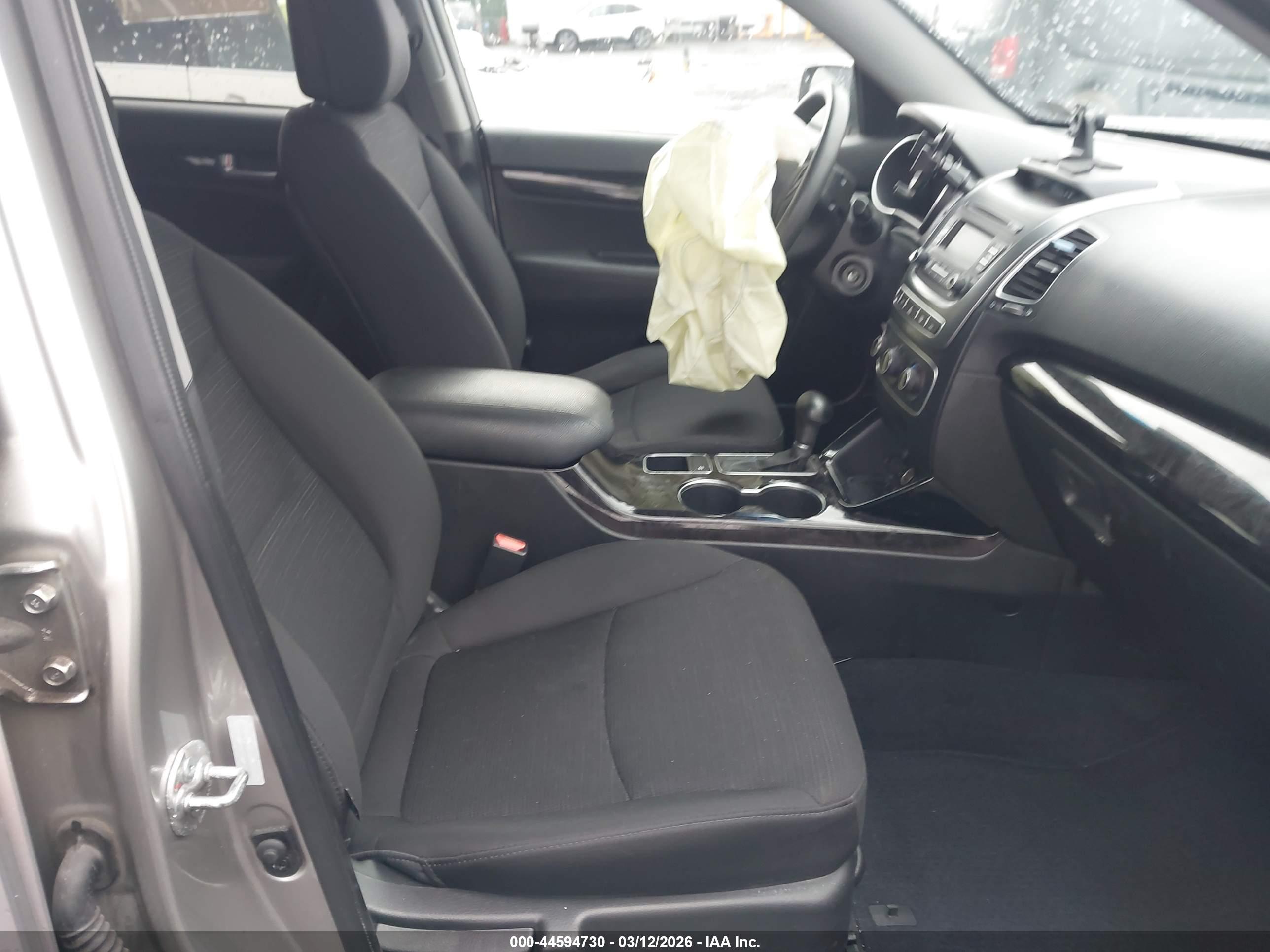 KIA SORENTO image 5