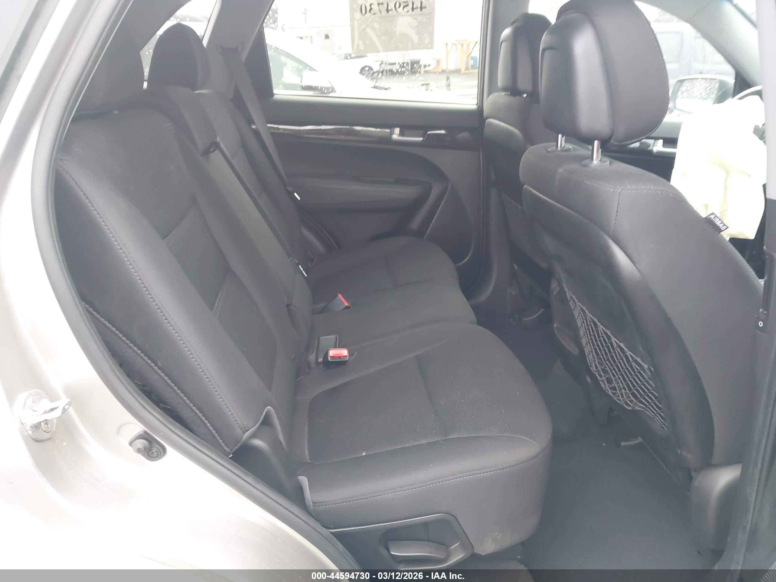 KIA SORENTO image 8