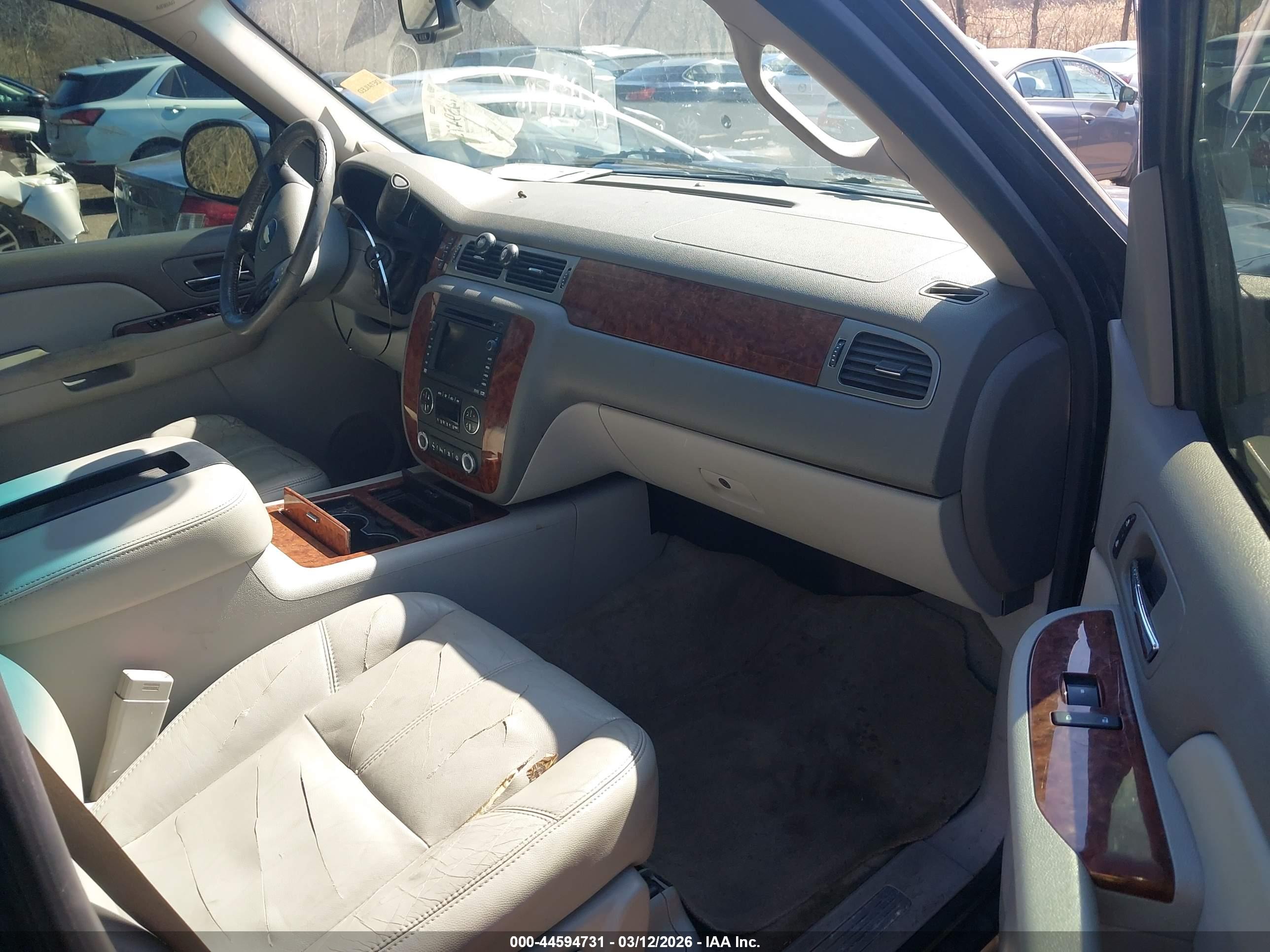 CHEVROLET TAHOE image 5