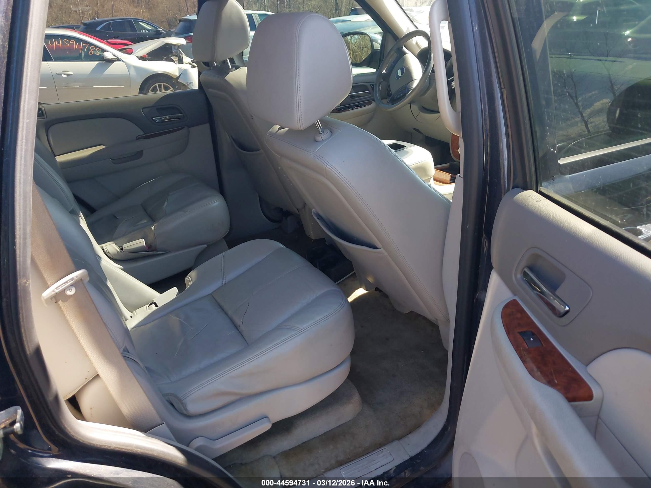 CHEVROLET TAHOE image 8
