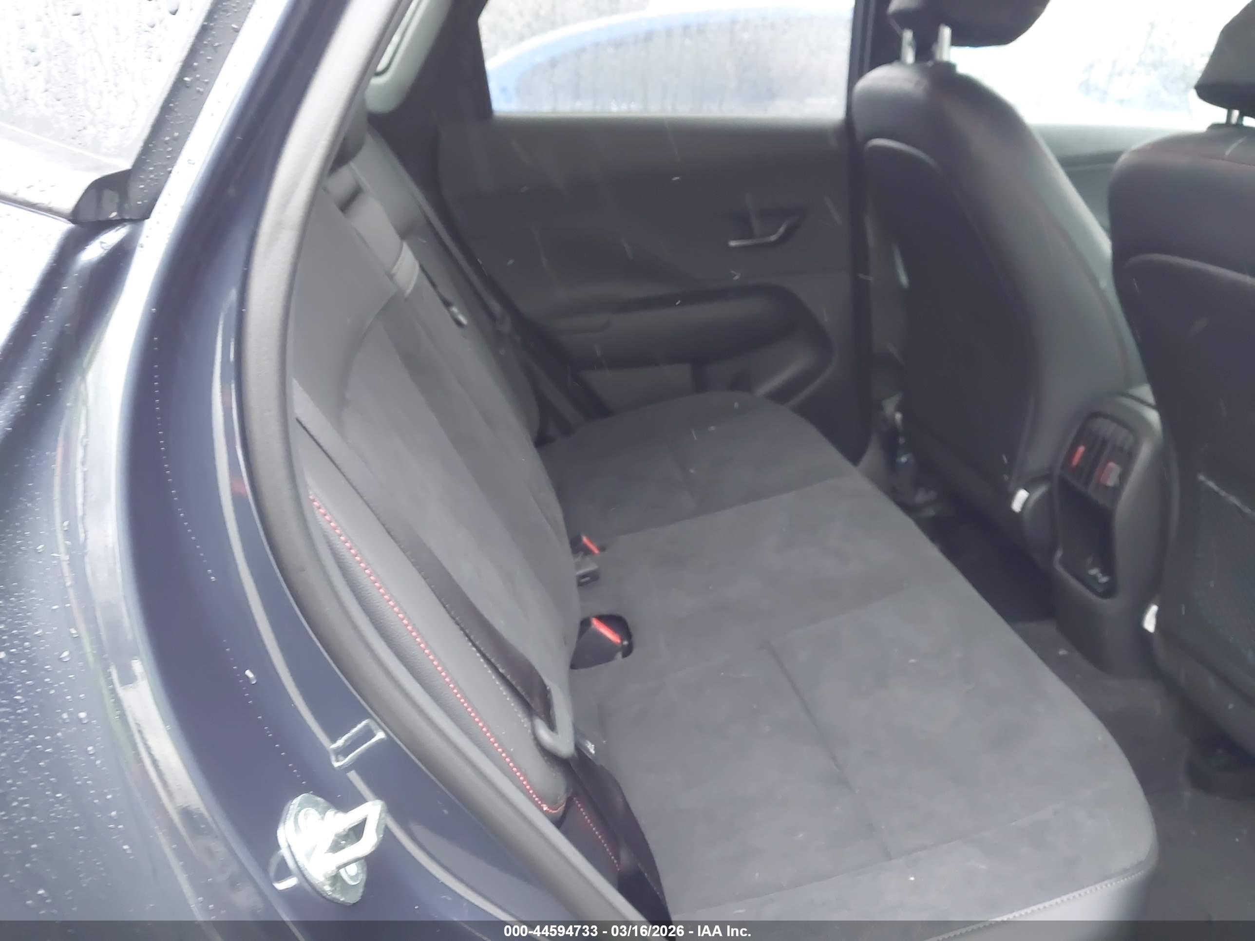 HYUNDAI KONA image 8