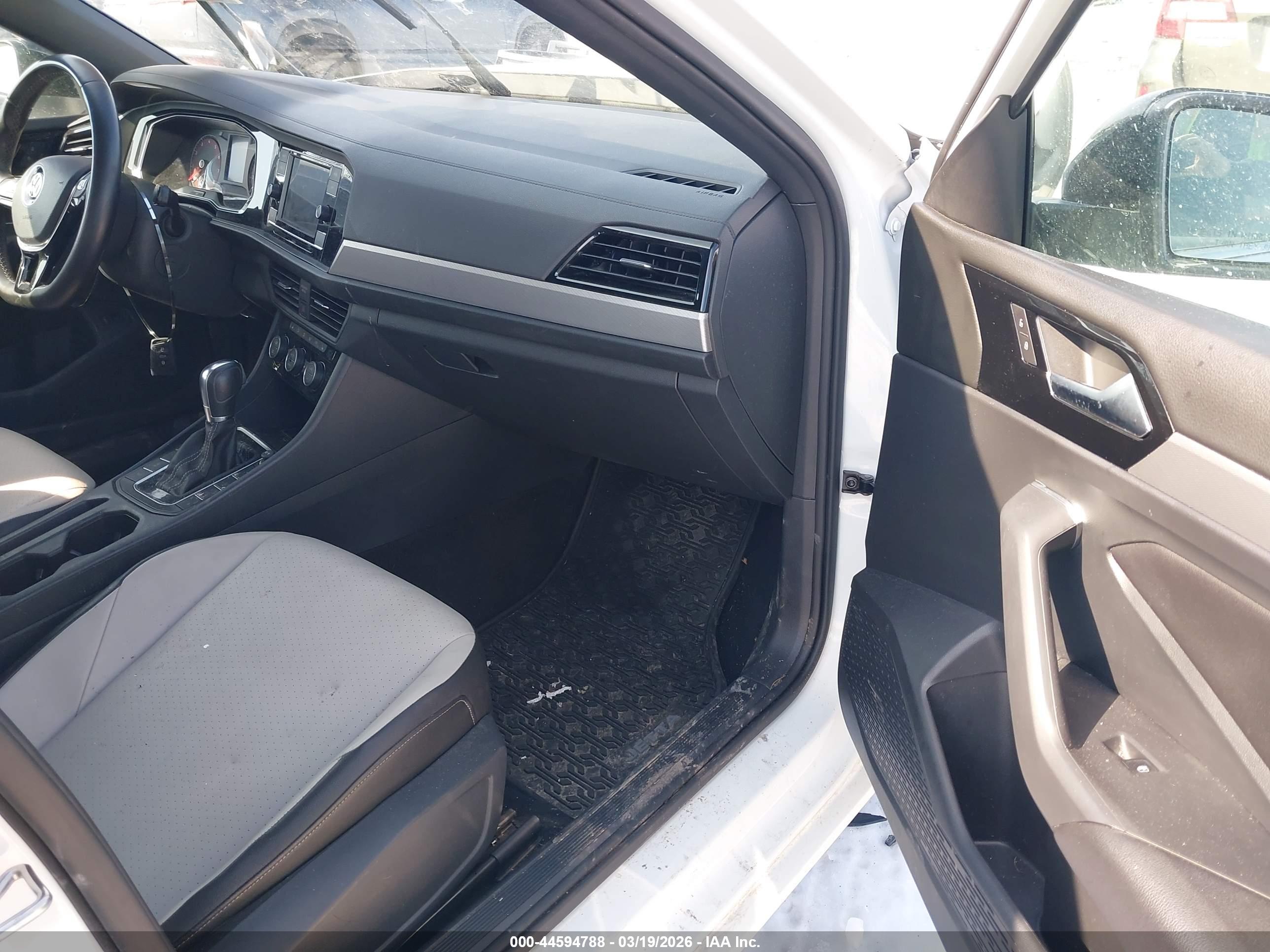VOLKSWAGEN JETTA image 5