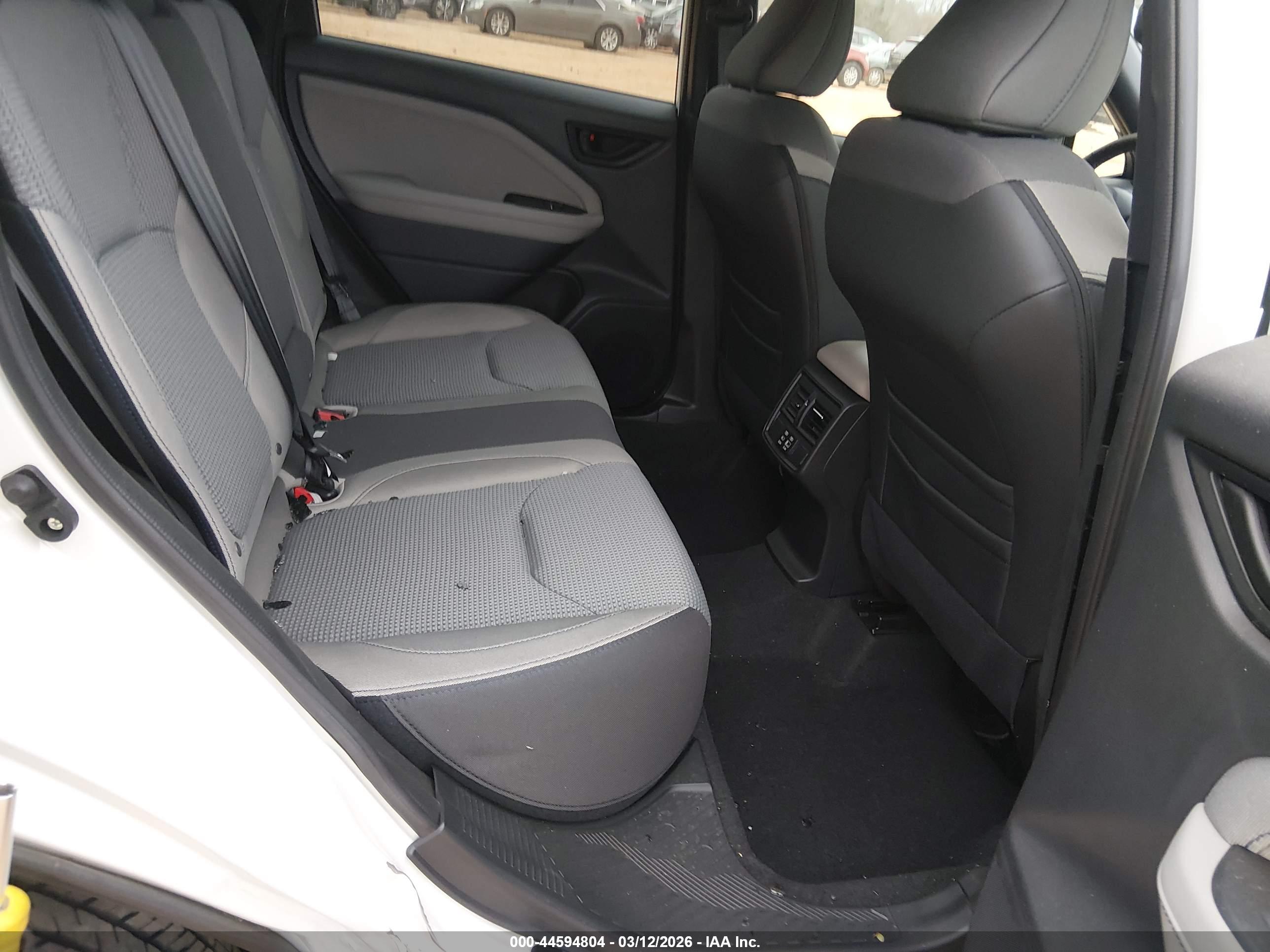 SUBARU FORESTER image 8