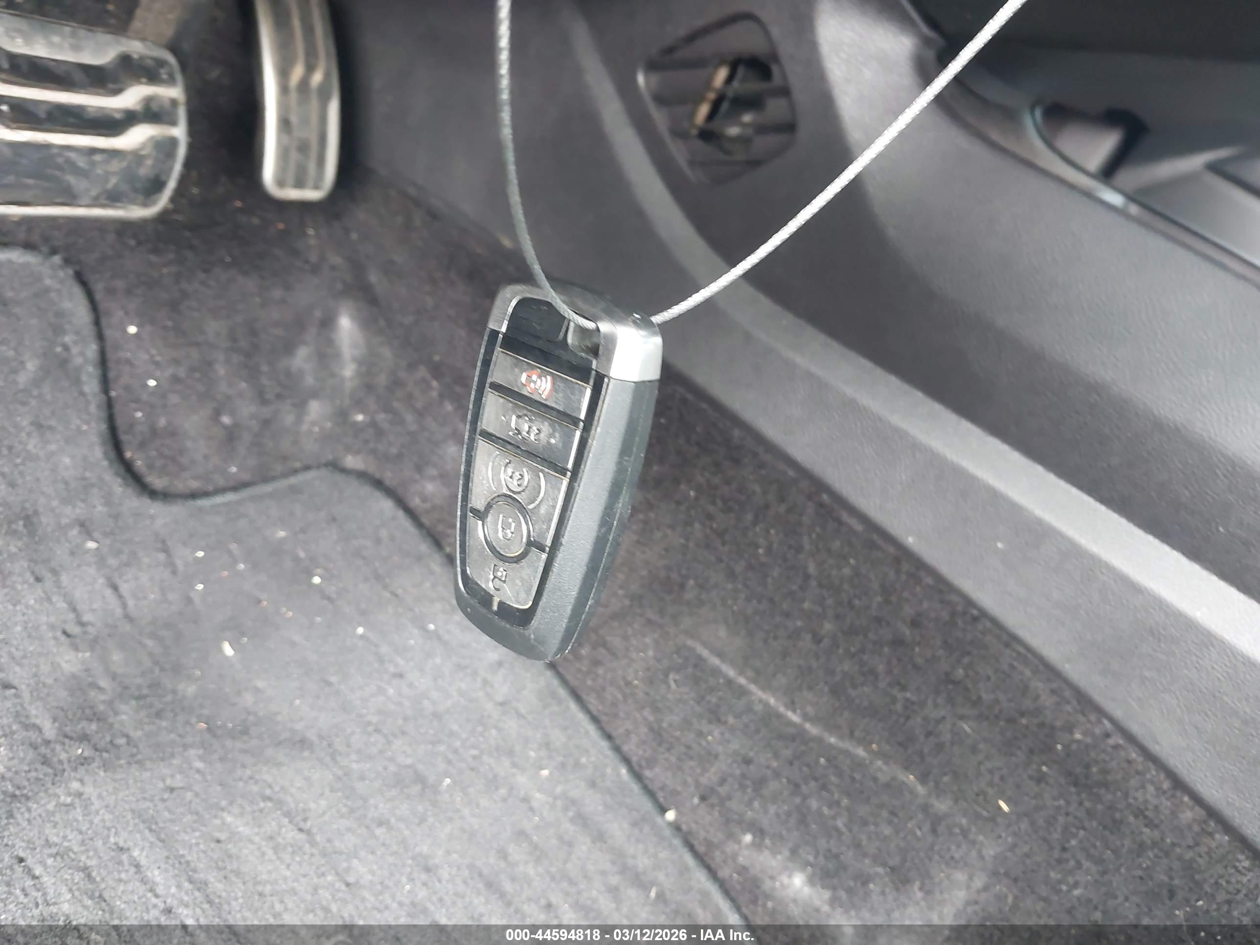 FORD FUSION image 11