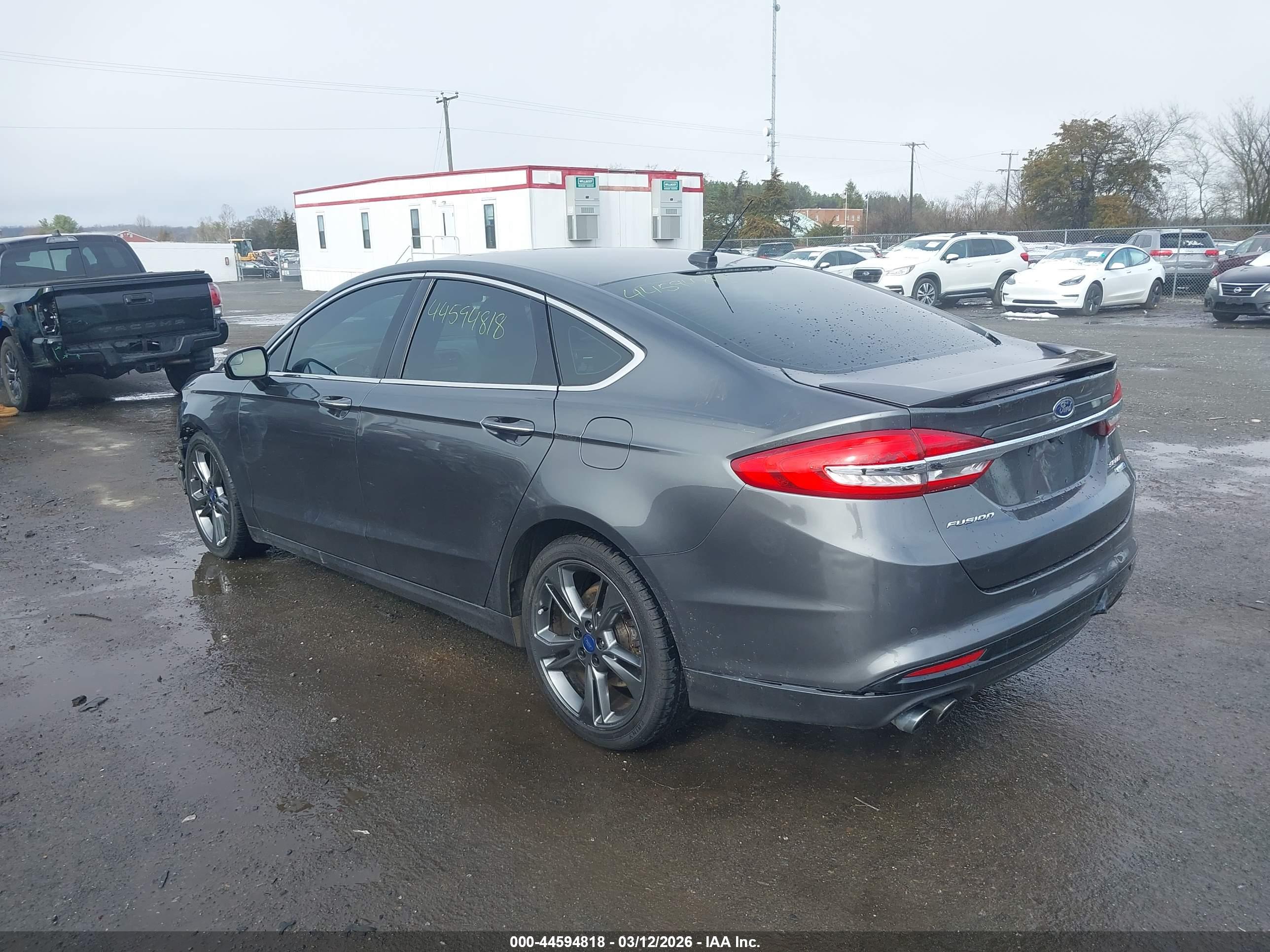 FORD FUSION image 3