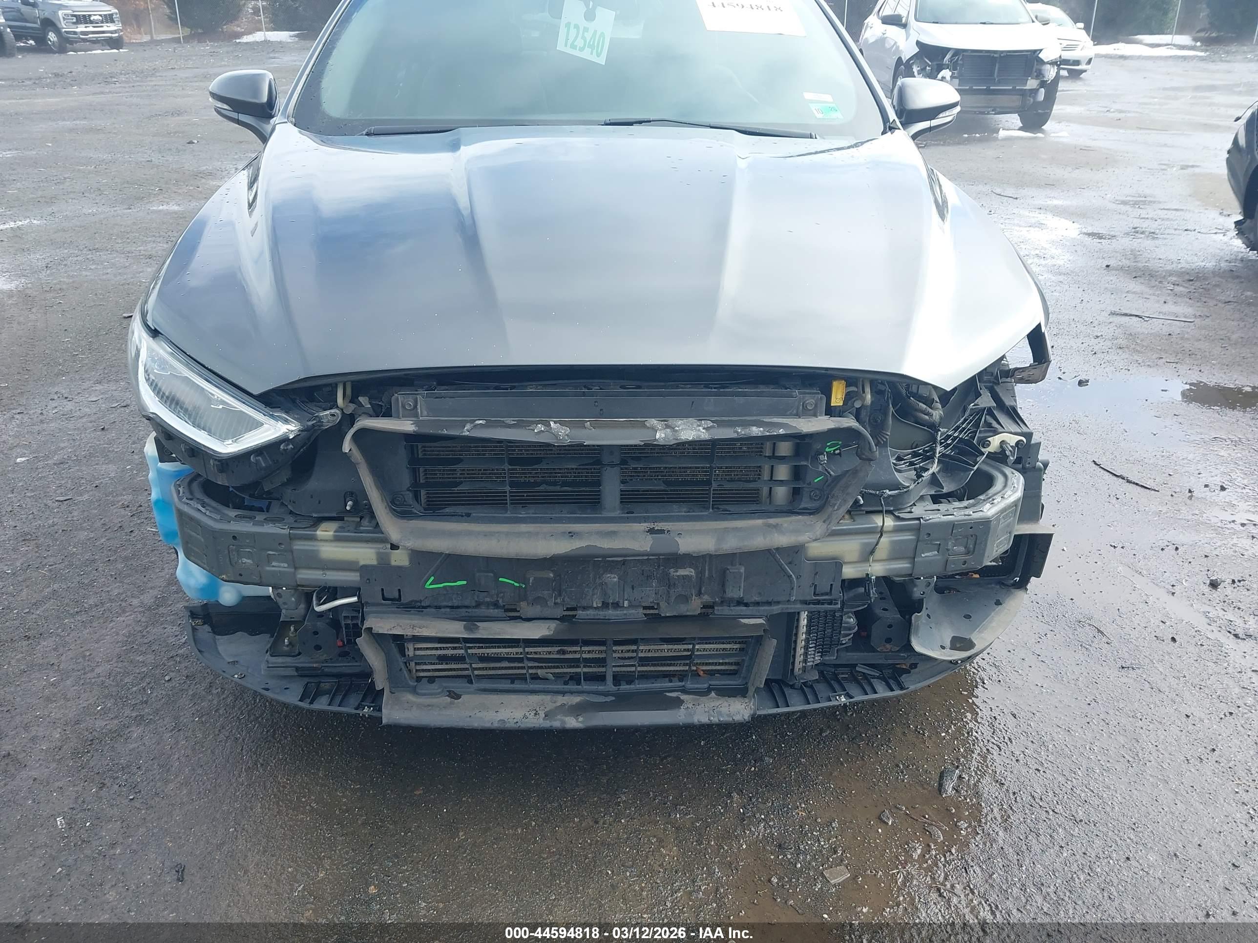 FORD FUSION image 6
