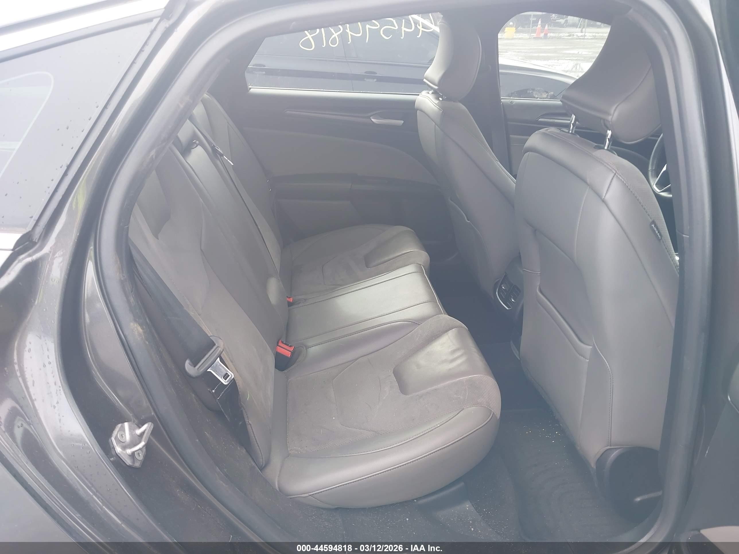FORD FUSION image 8