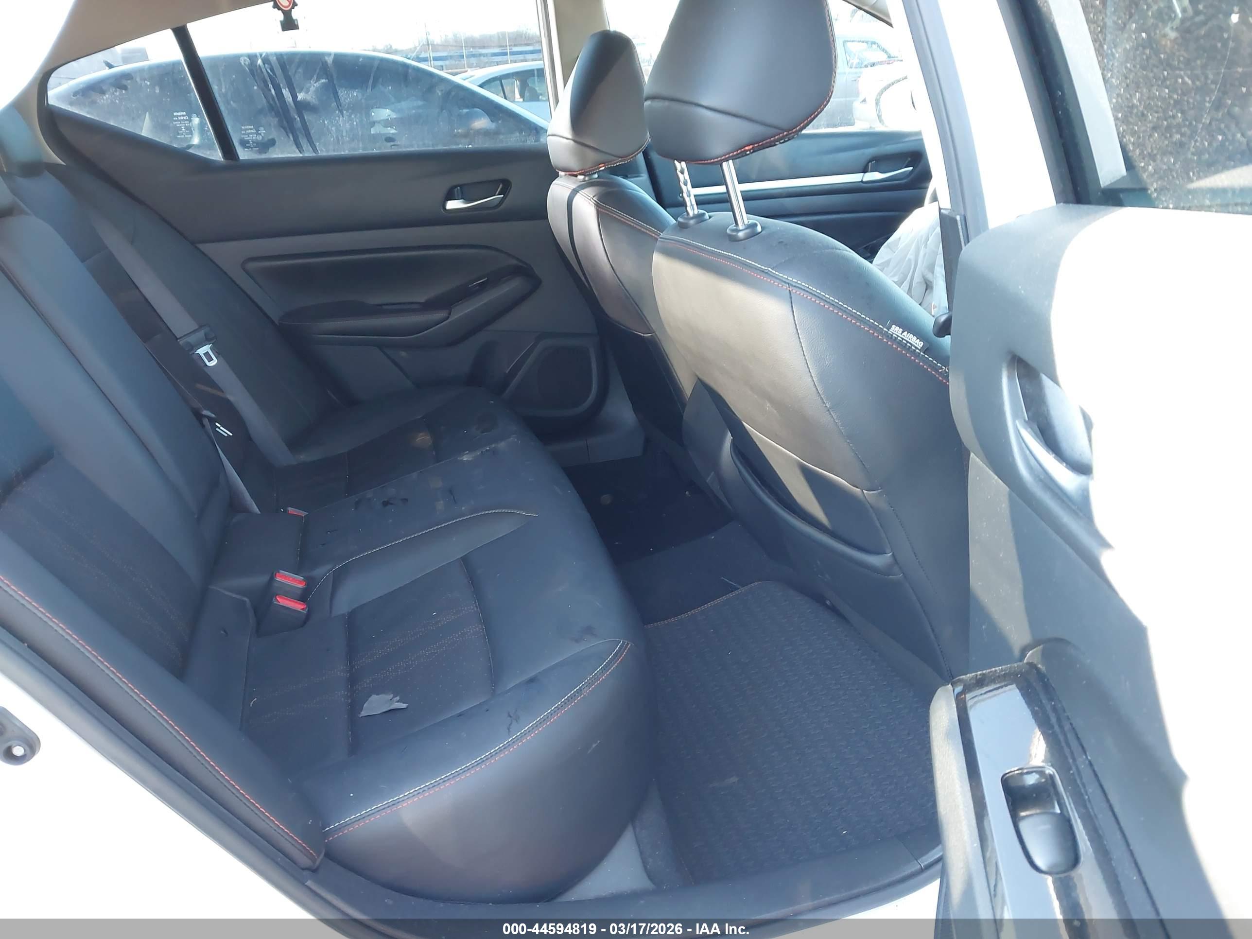 NISSAN ALTIMA image 8