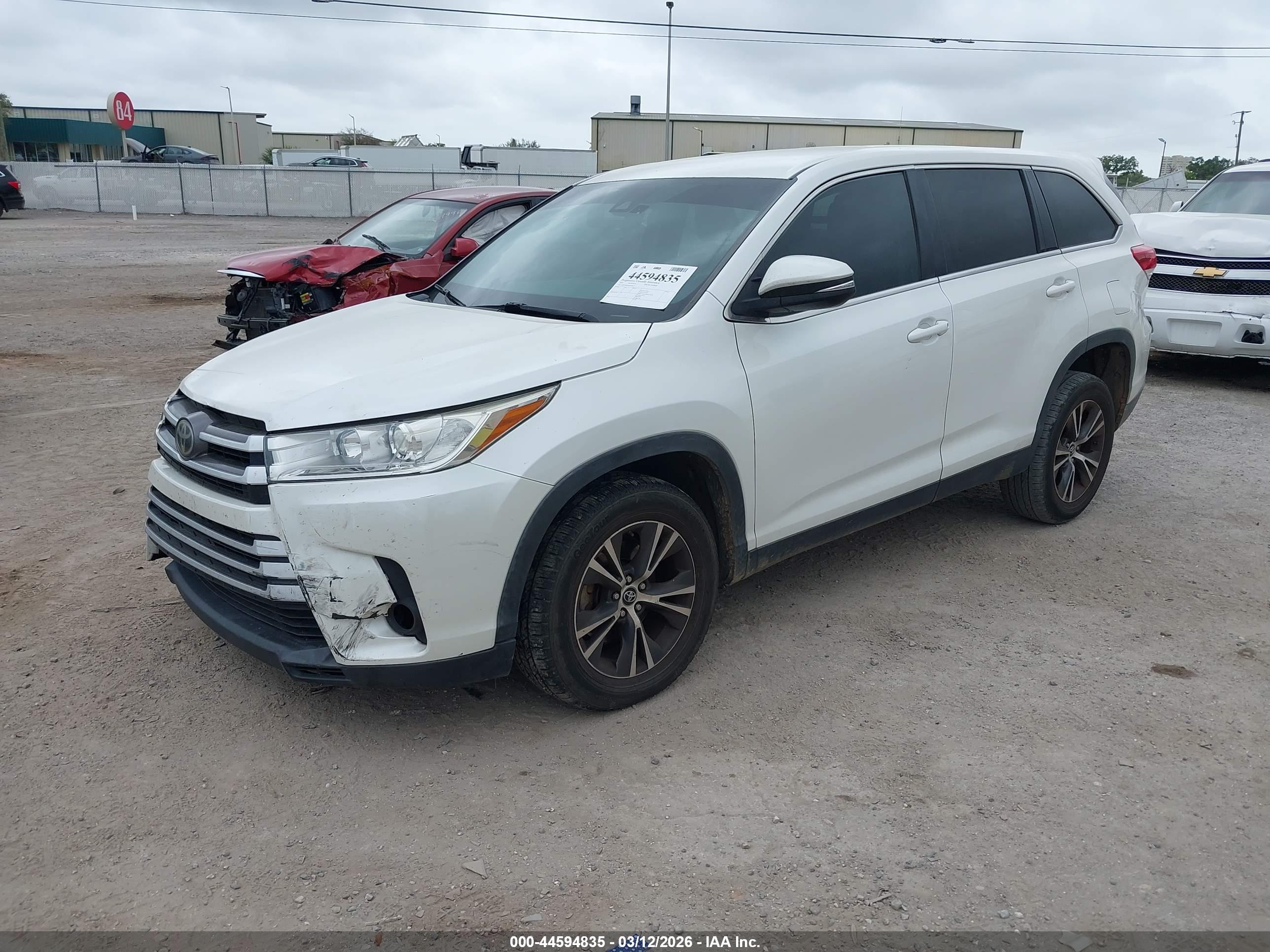 TOYOTA HIGHLANDER image 2