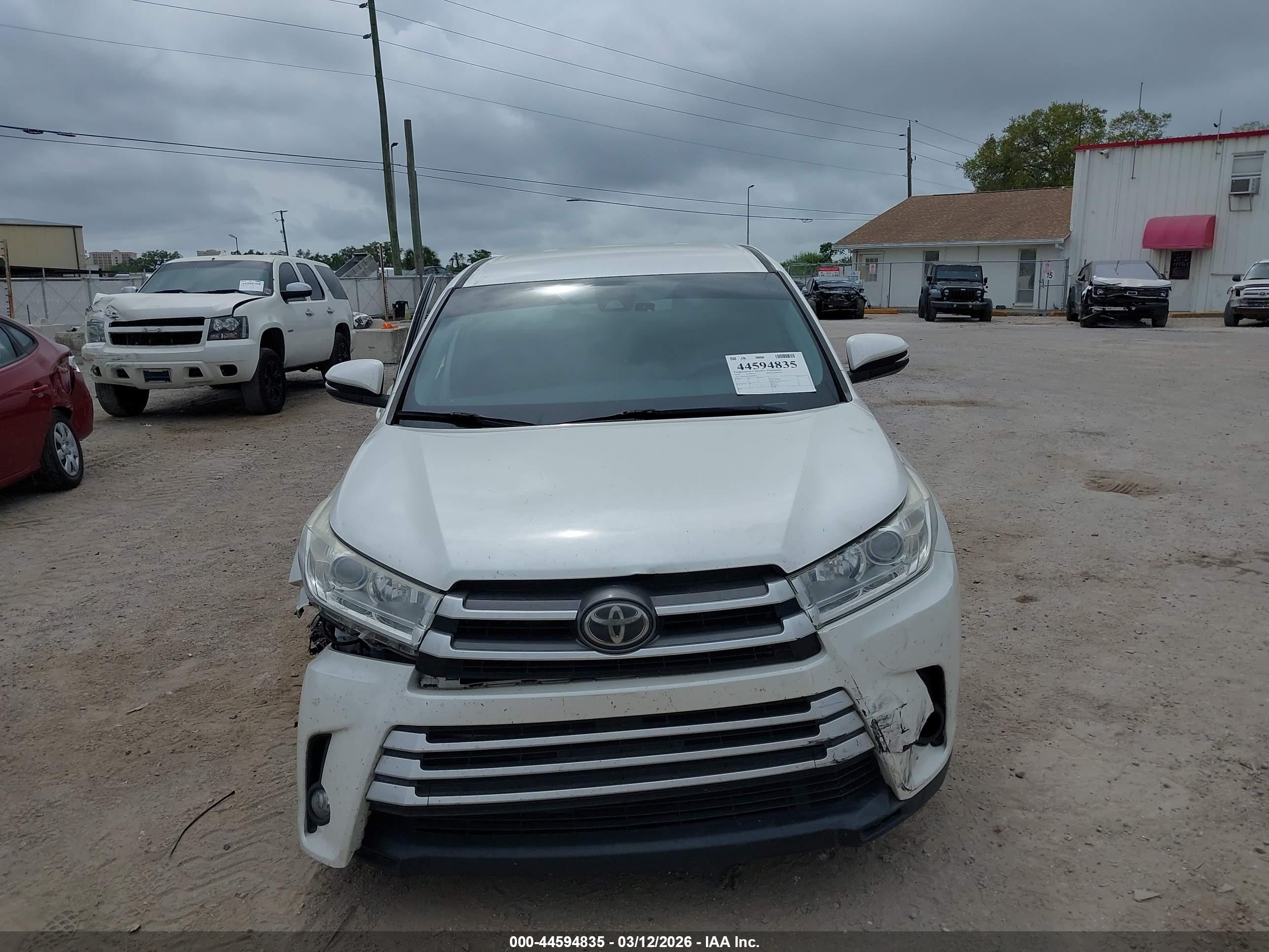 TOYOTA HIGHLANDER image 6
