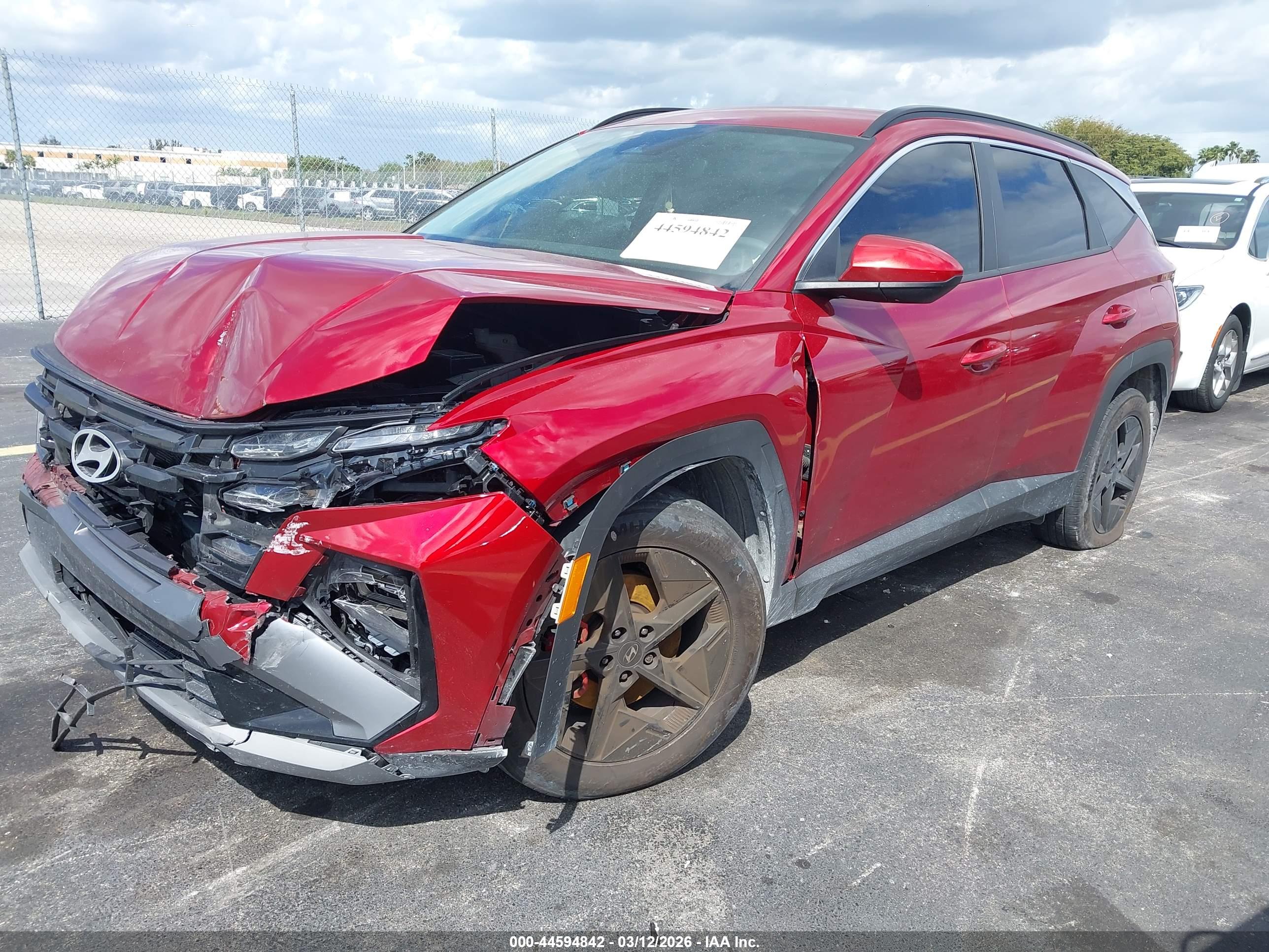 HYUNDAI TUCSON image 2
