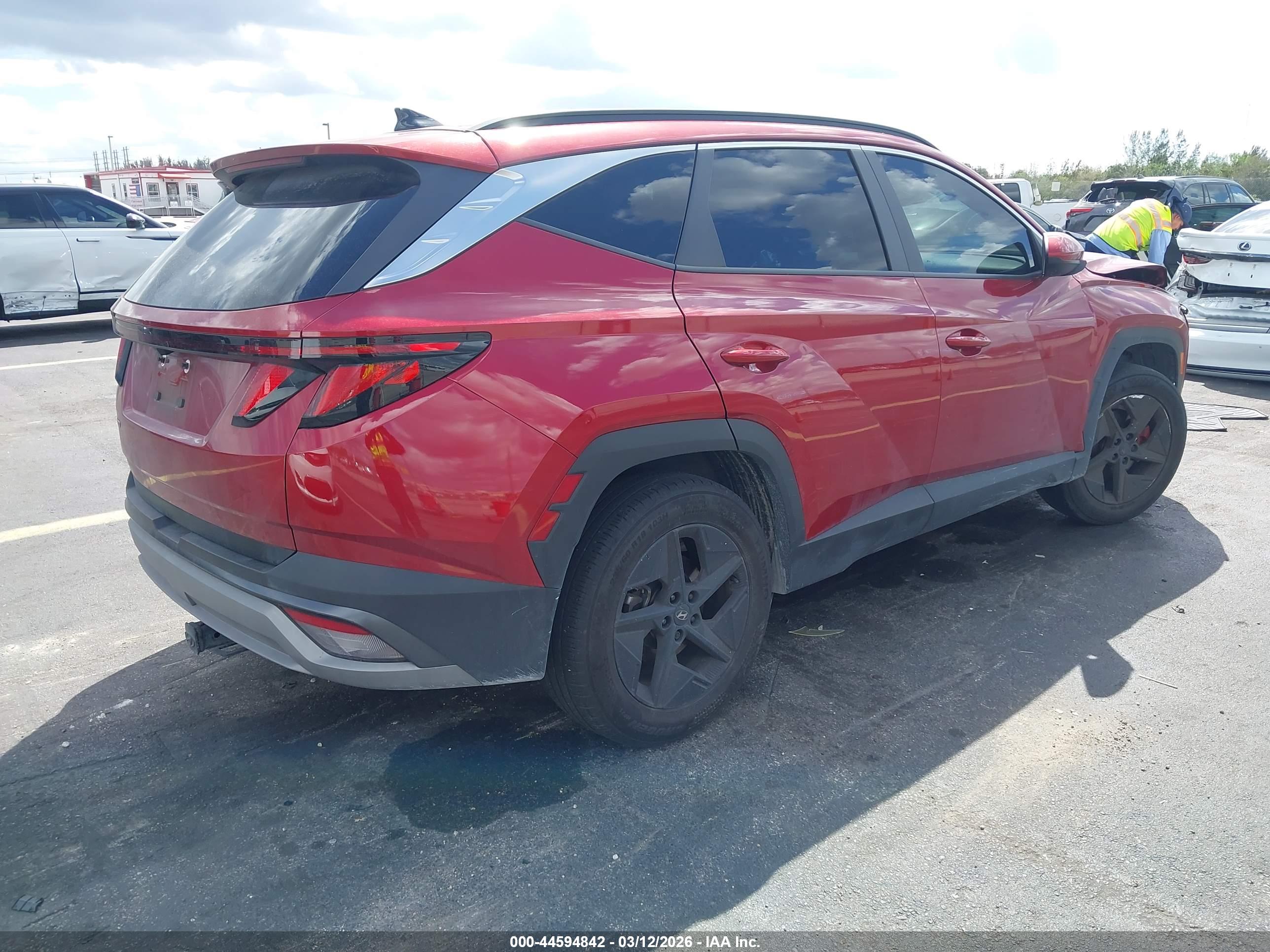 HYUNDAI TUCSON image 4
