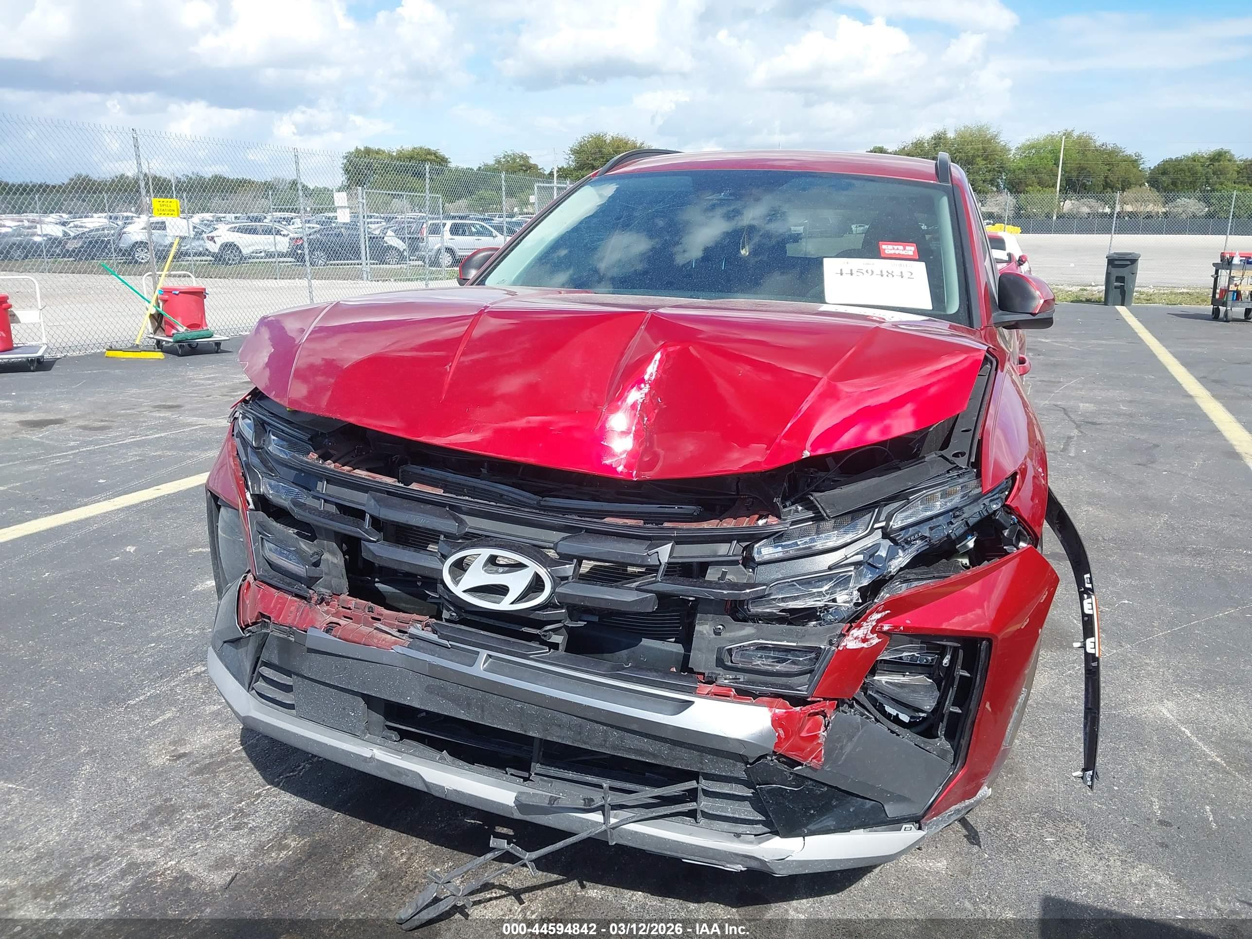 HYUNDAI TUCSON image 6