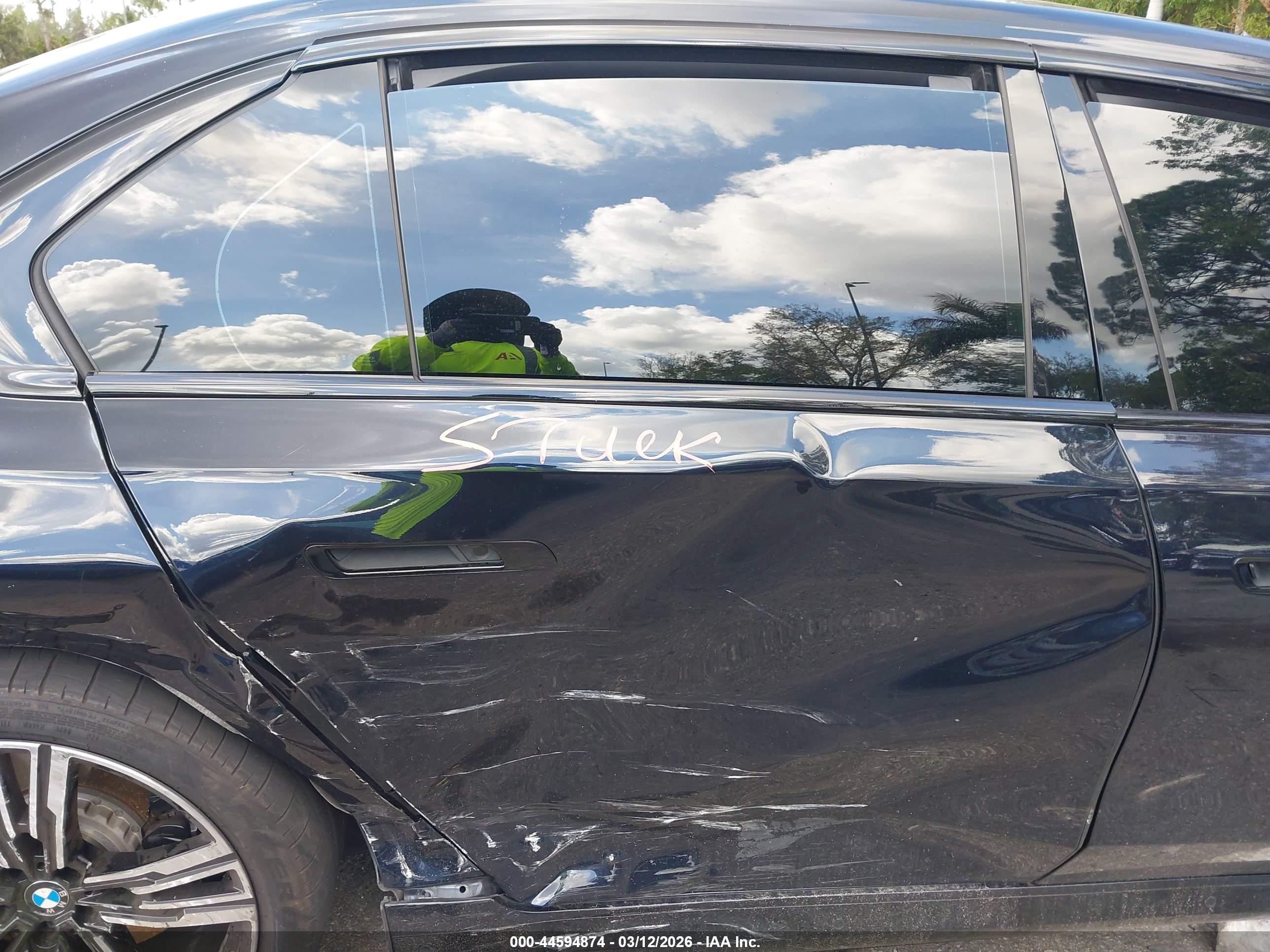 BMW I7 image 8