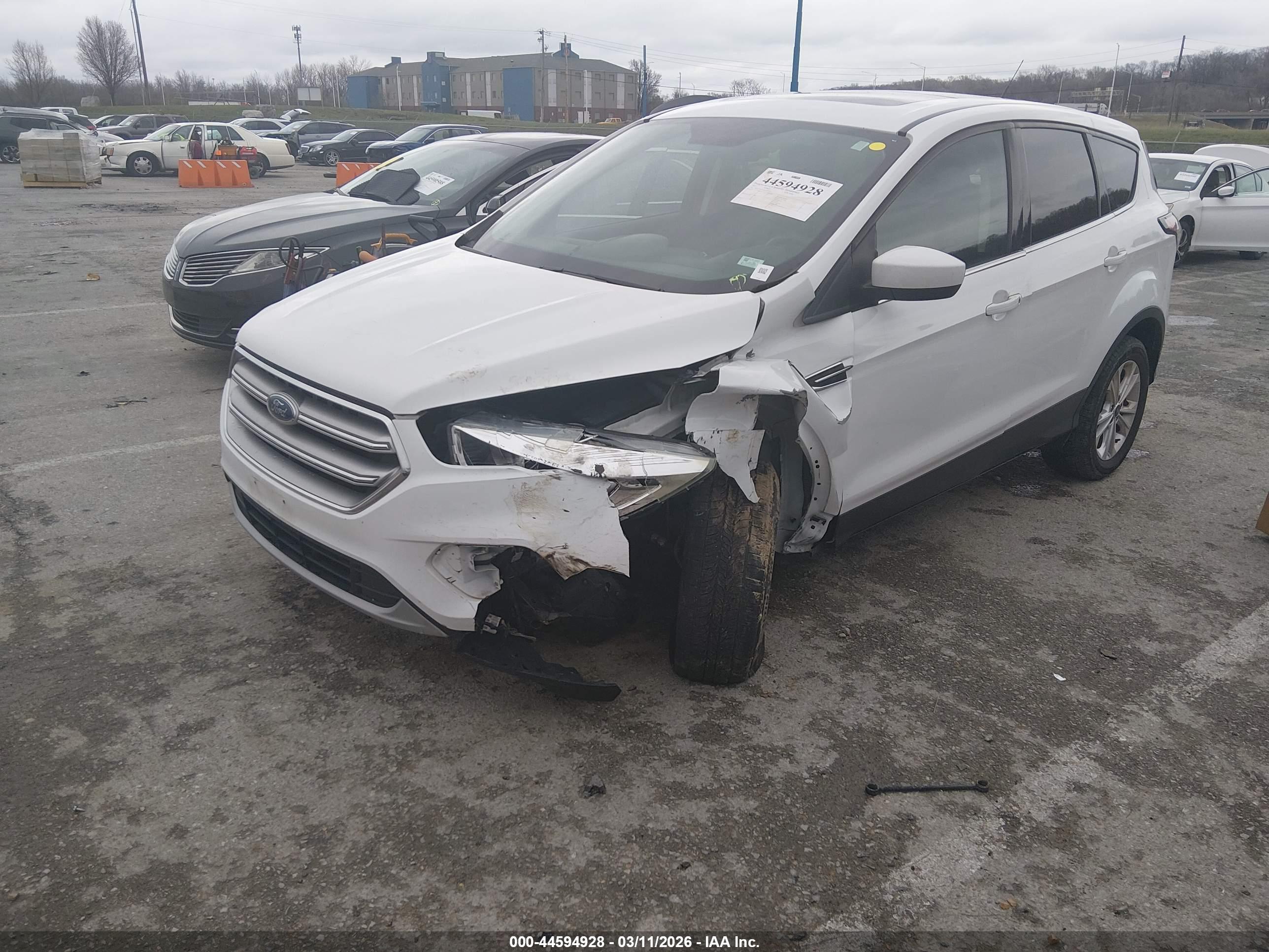 FORD ESCAPE image 2