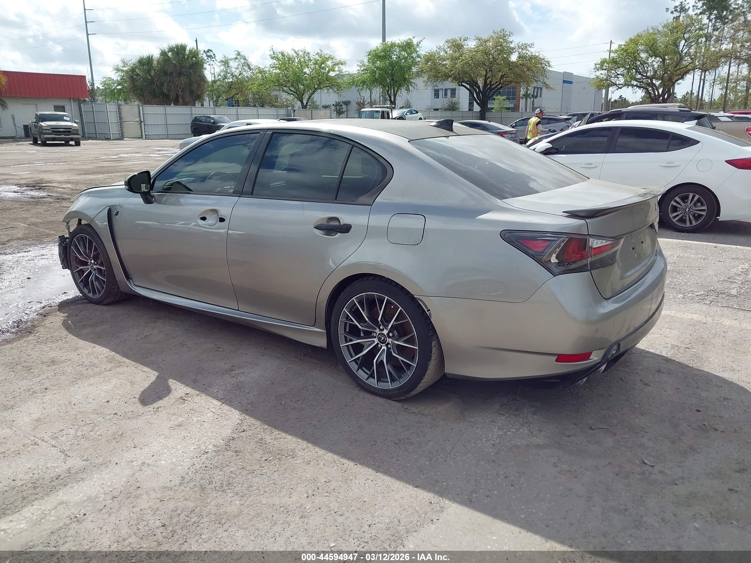 LEXUS GS image 3