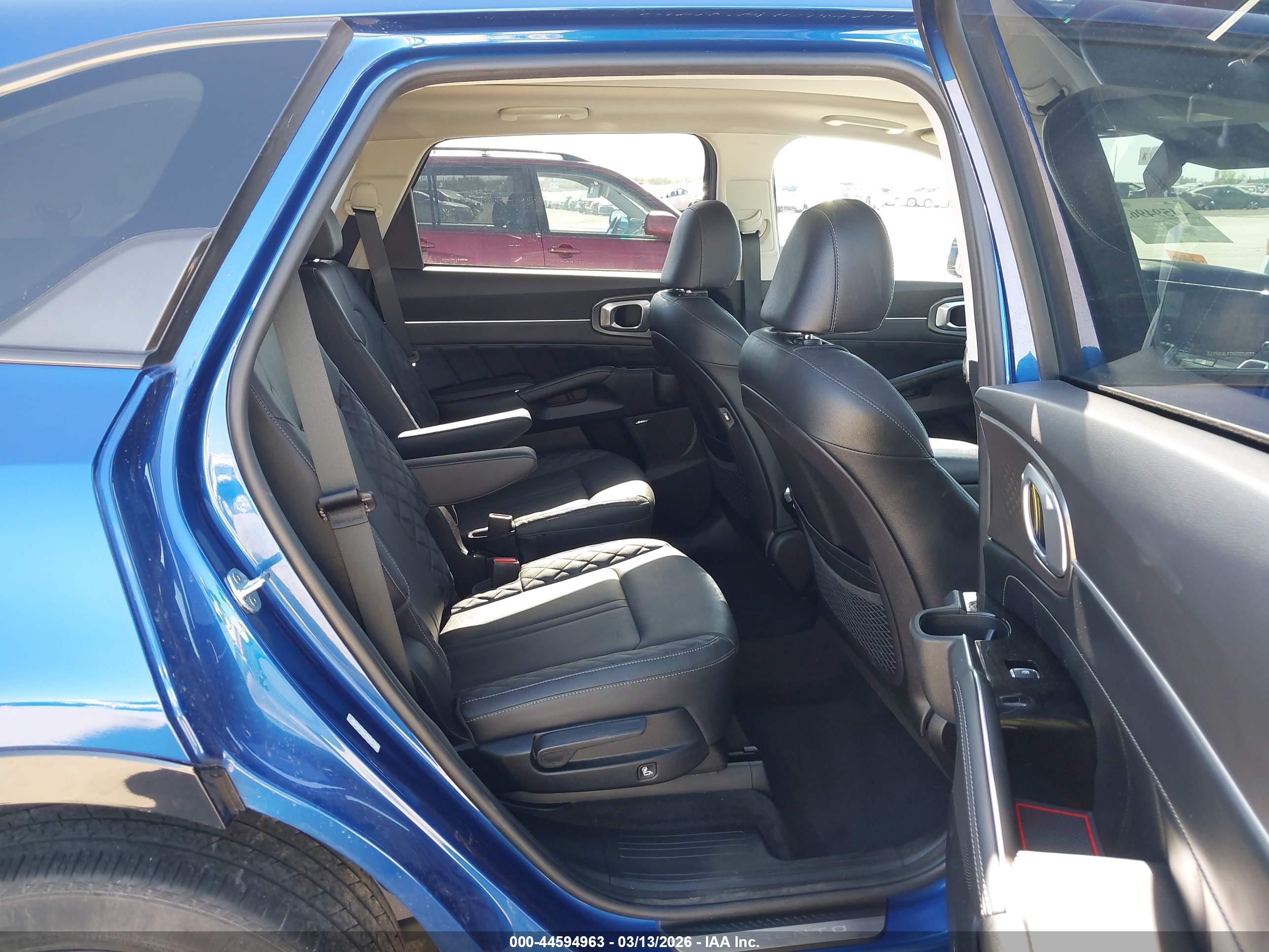 KIA SORENTO image 8