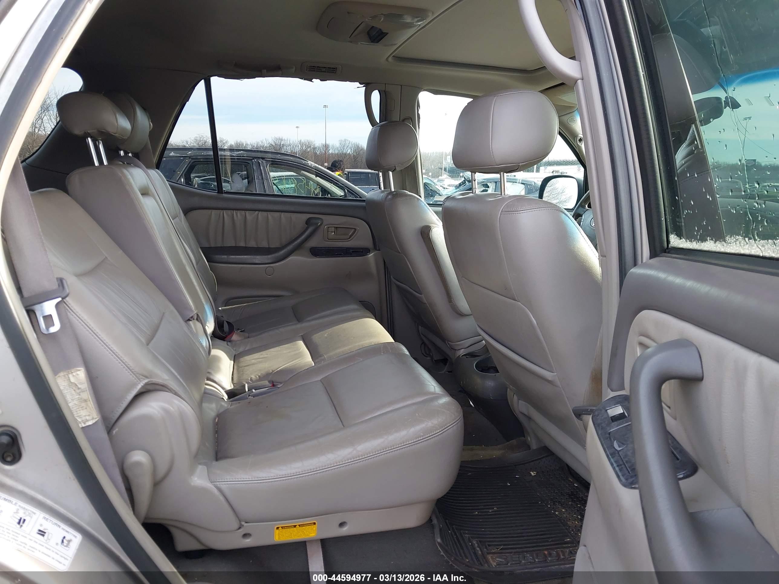 TOYOTA SEQUOIA image 8