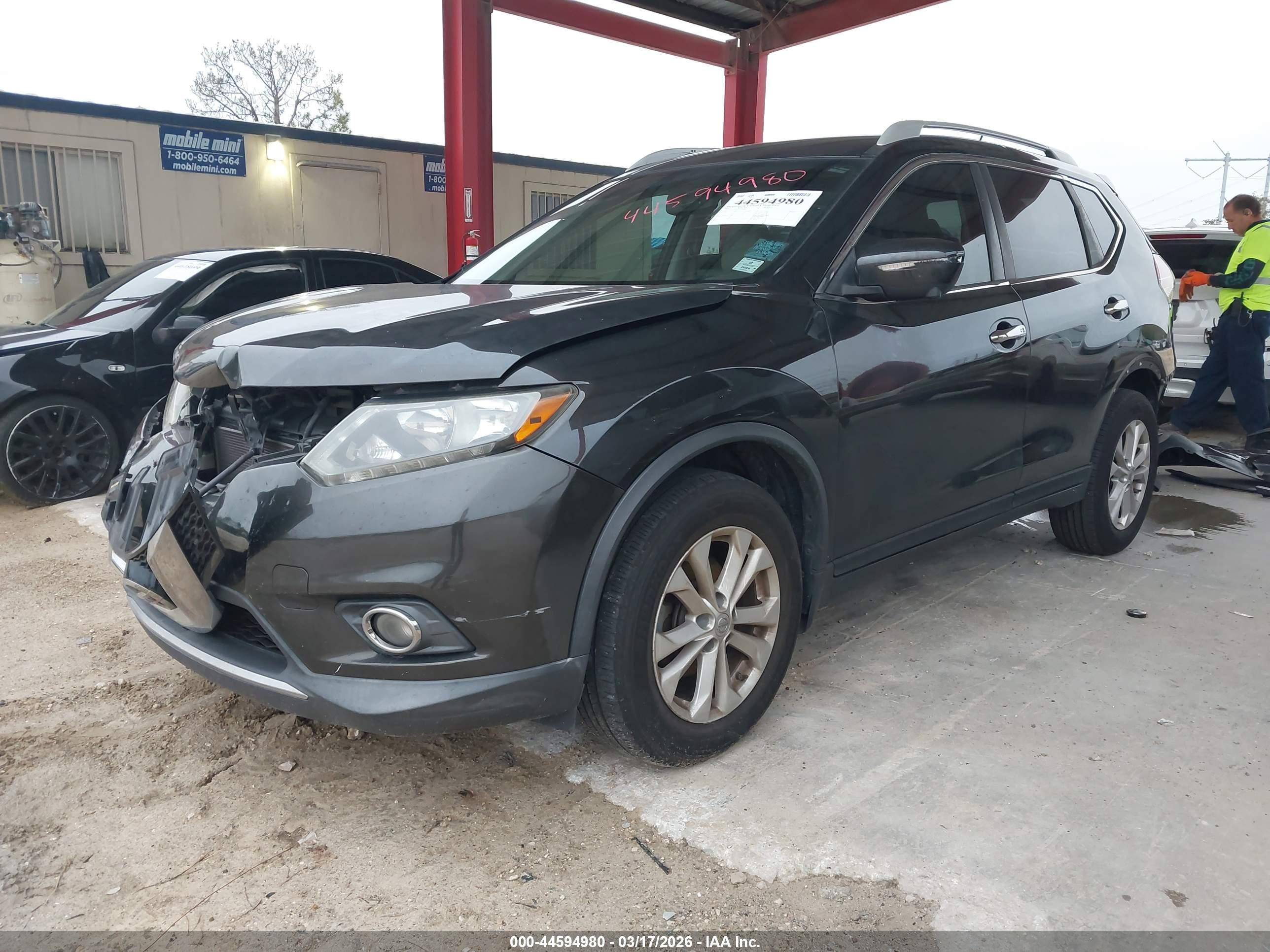 NISSAN ROGUE image 2