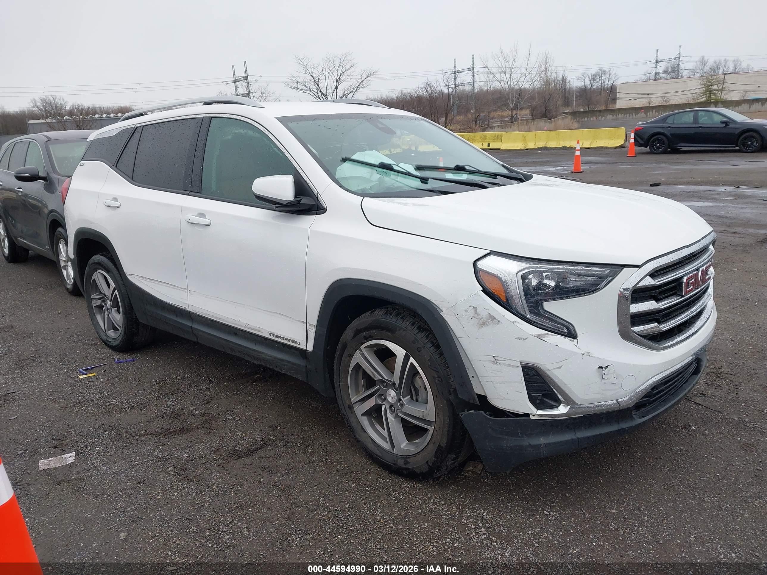 GMC TERRAIN image 6