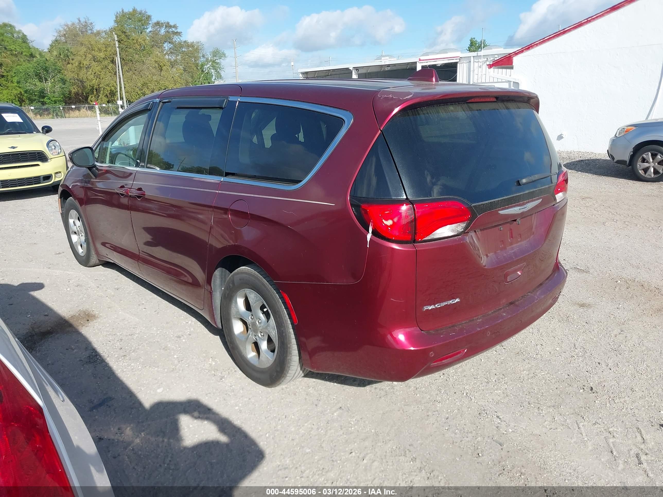 CHRYSLER PACIFICA image 3