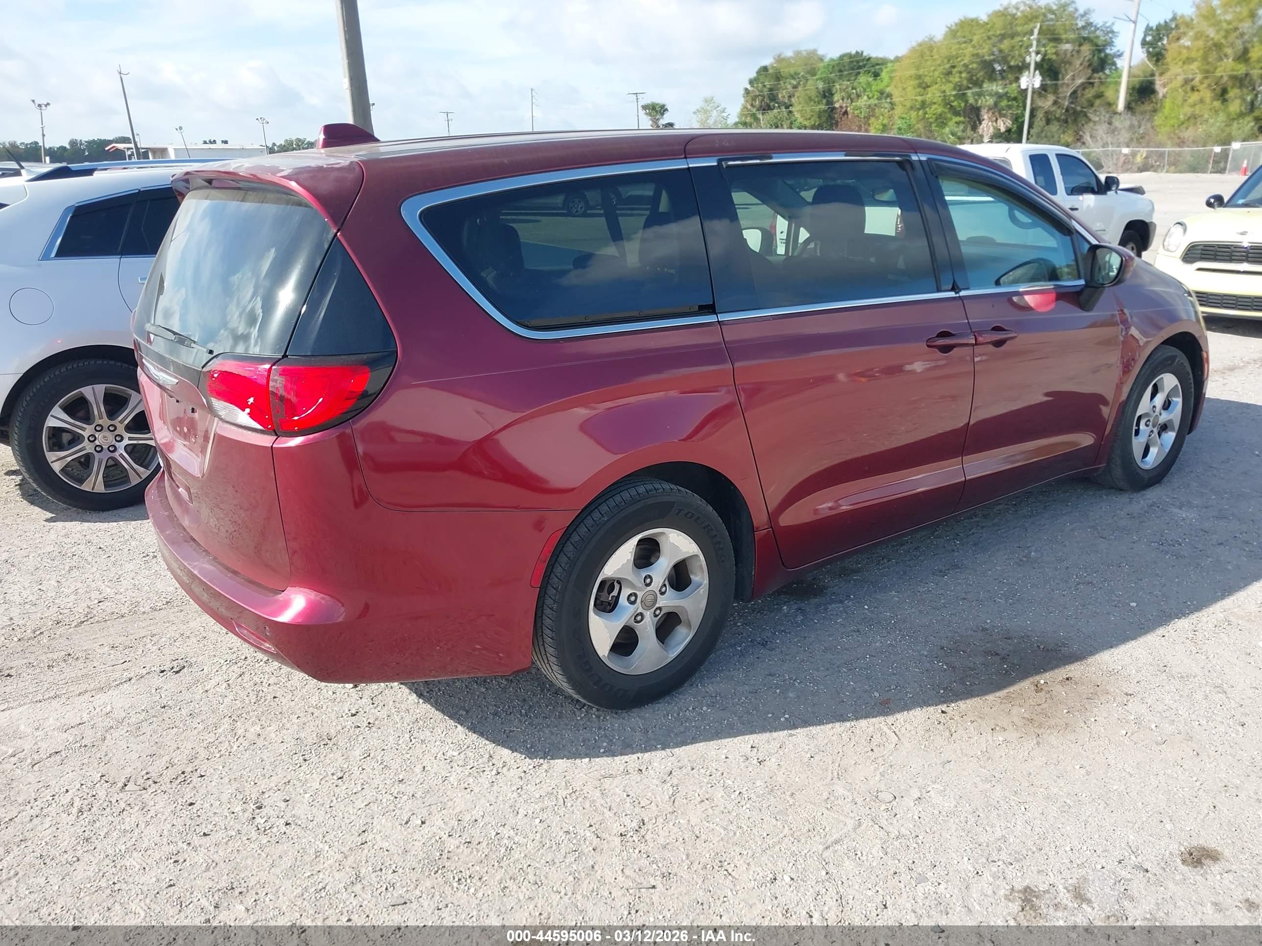 CHRYSLER PACIFICA image 4