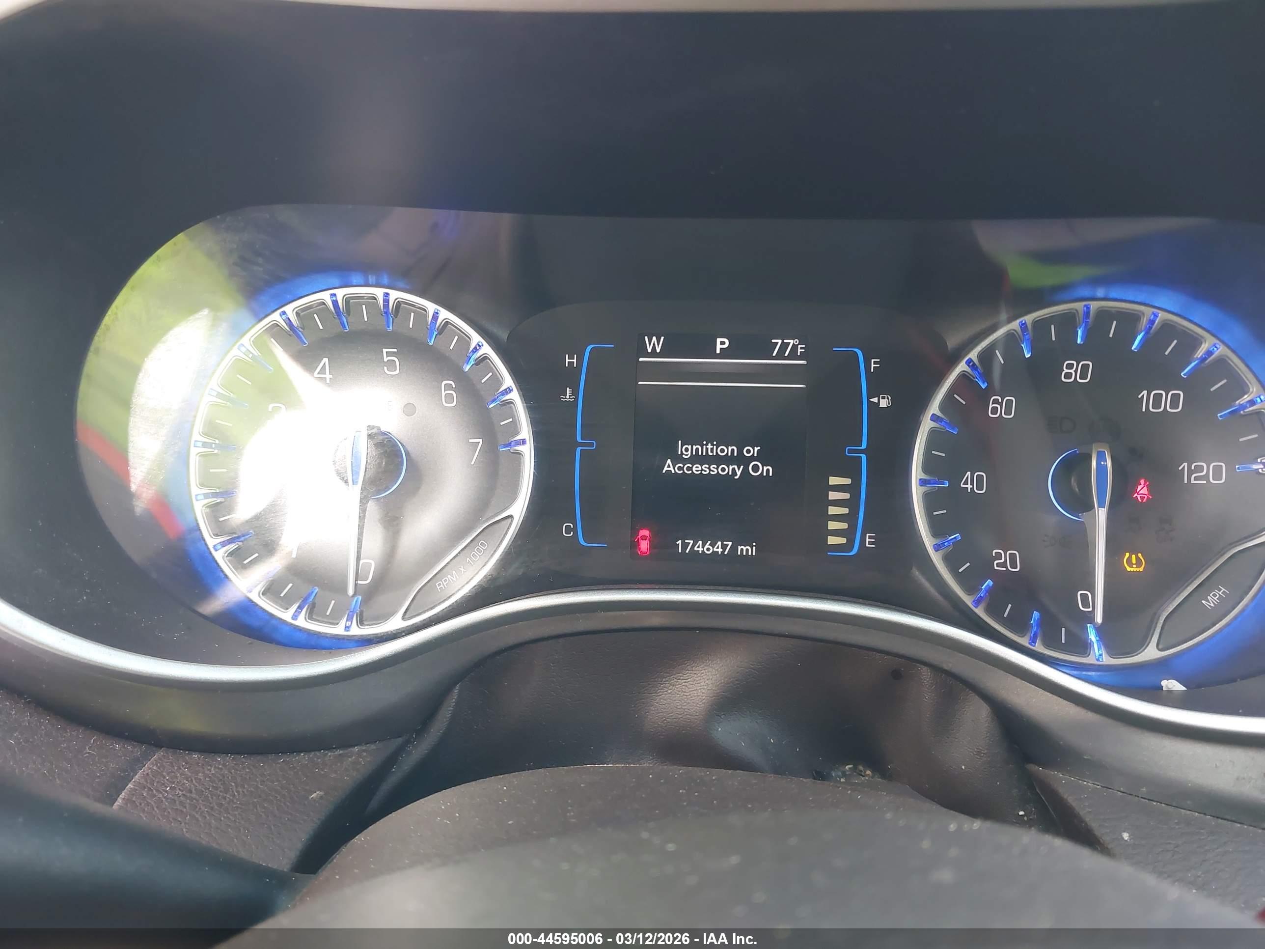 CHRYSLER PACIFICA image 7
