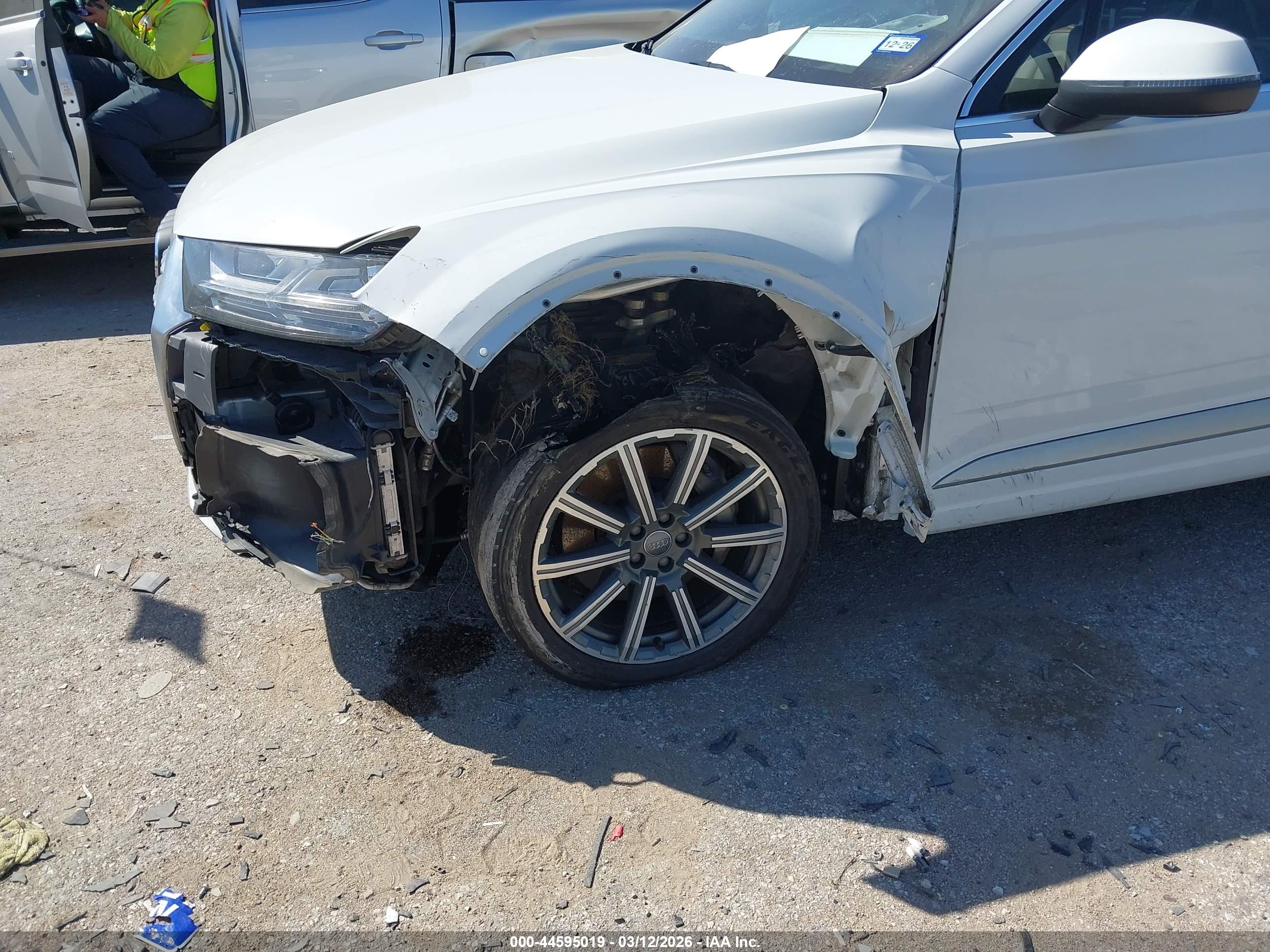 AUDI Q7 image 6