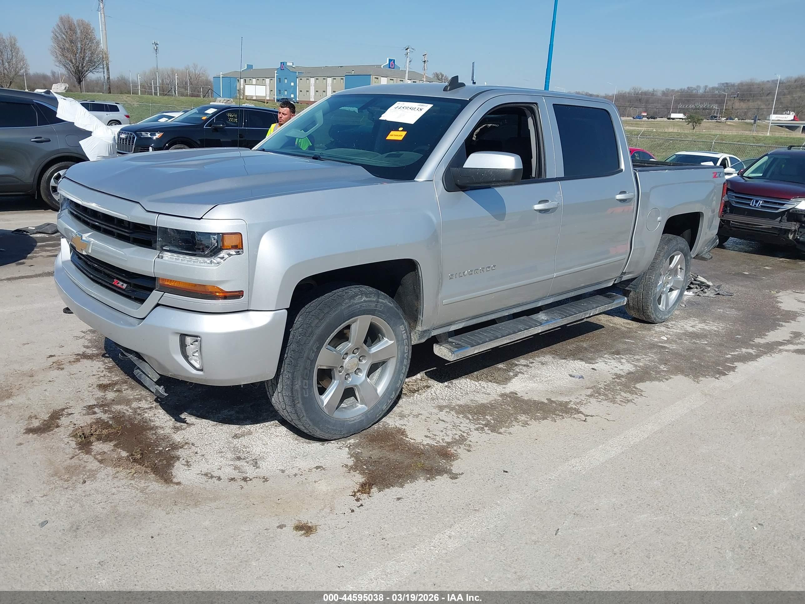 CHEVROLET SILVERADO image 2