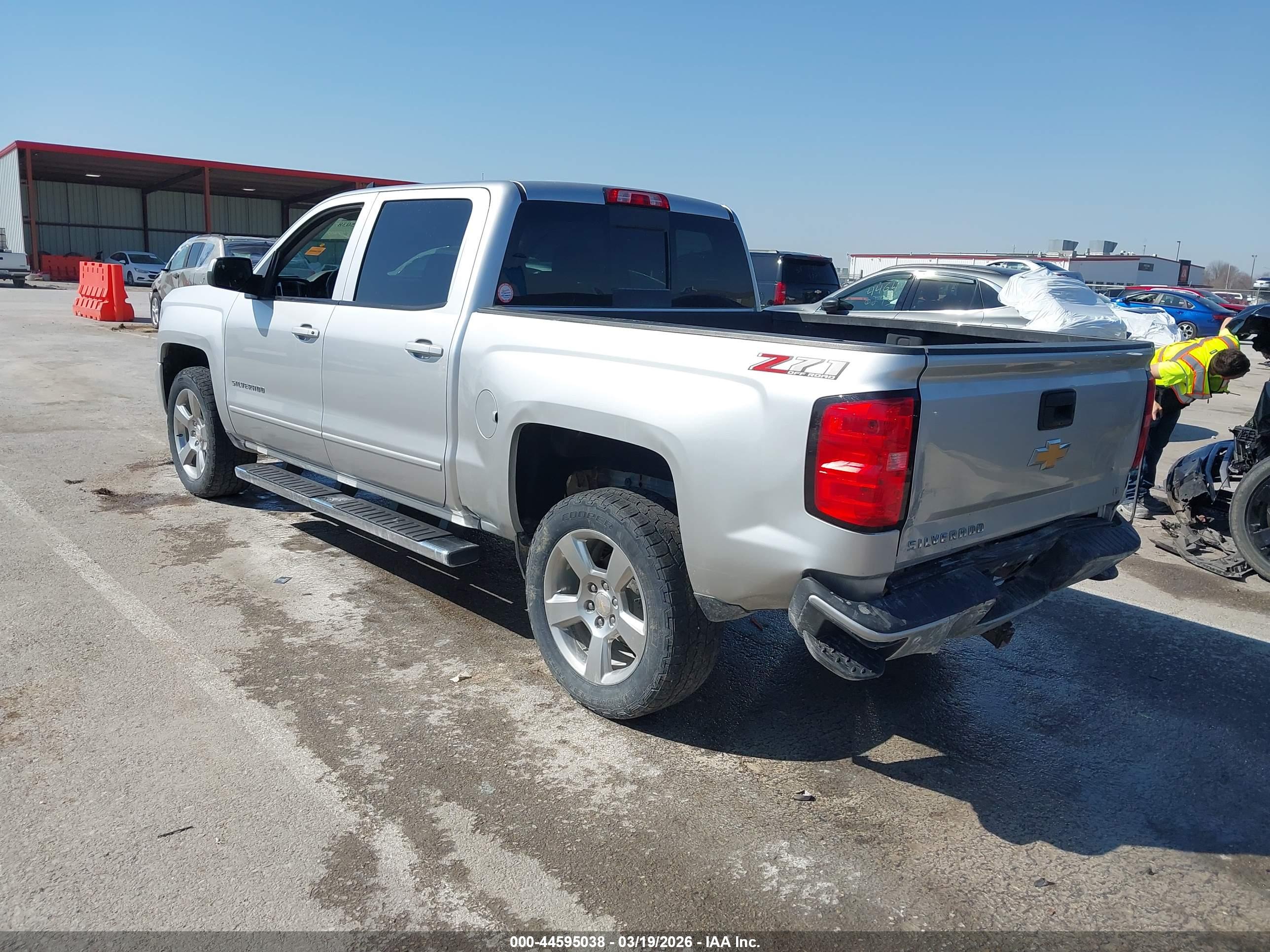 CHEVROLET SILVERADO image 3