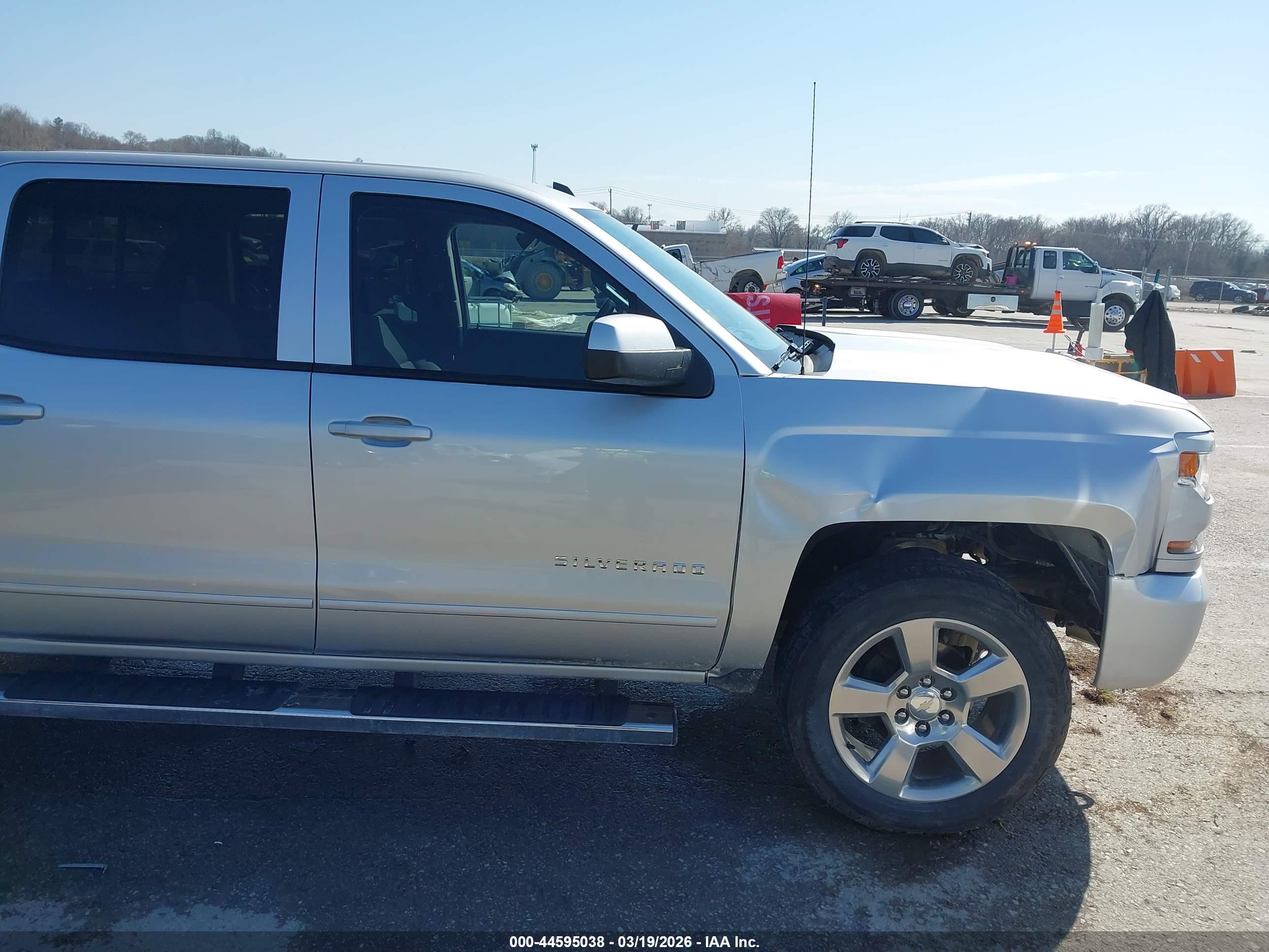 CHEVROLET SILVERADO image 6
