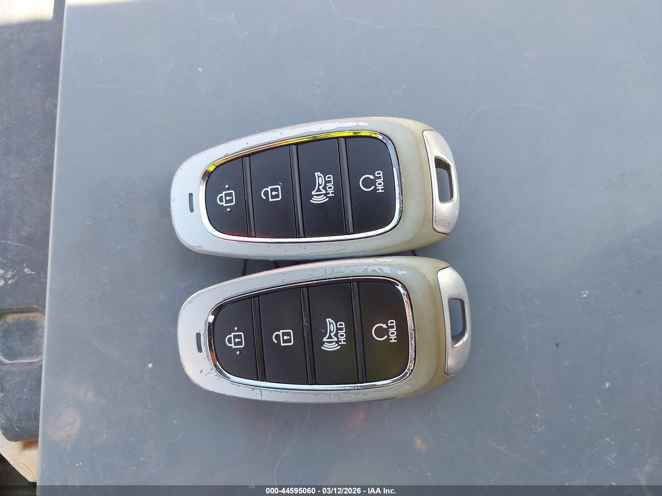 HYUNDAI TUCSON image 11