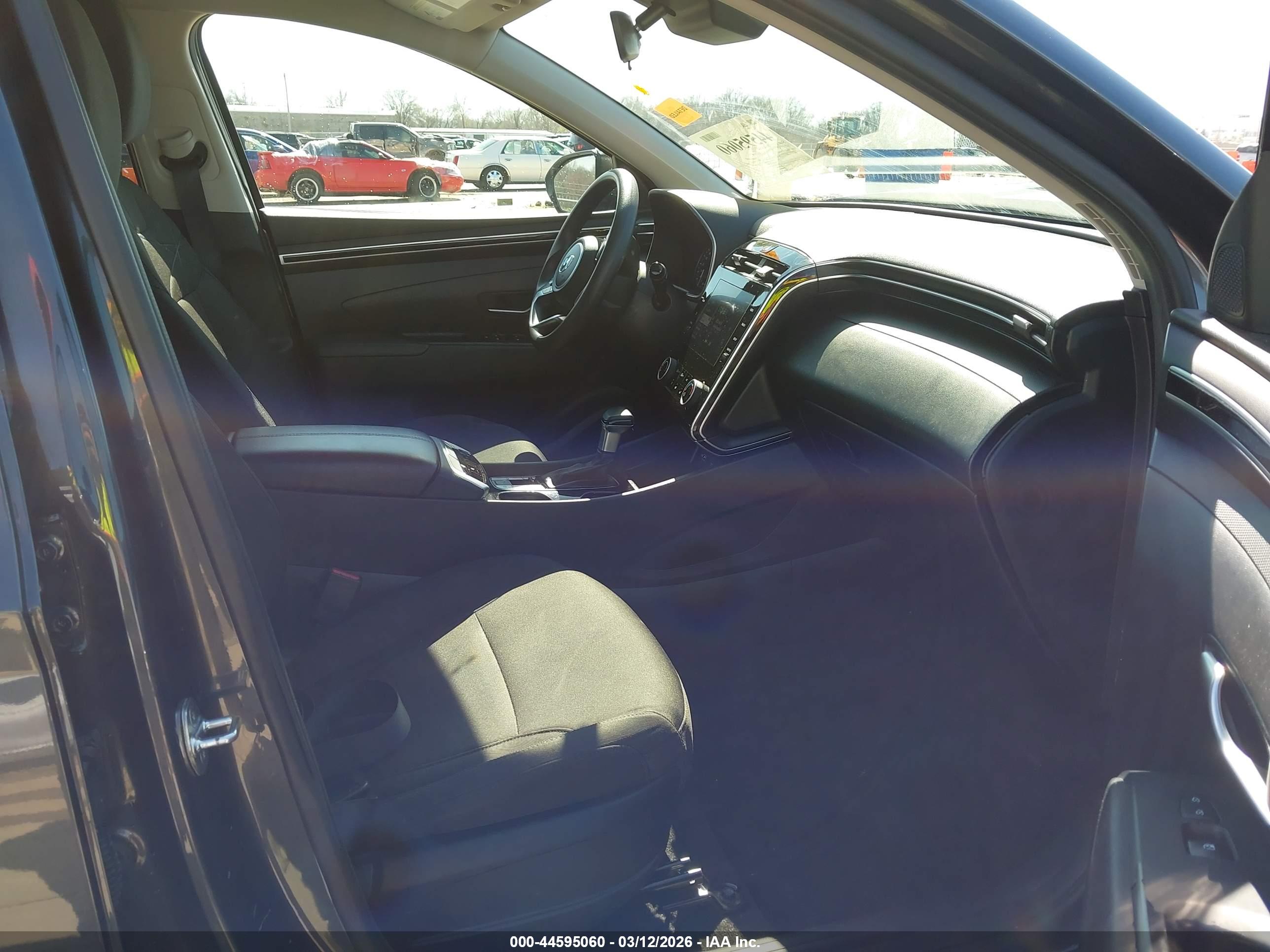 HYUNDAI TUCSON image 5