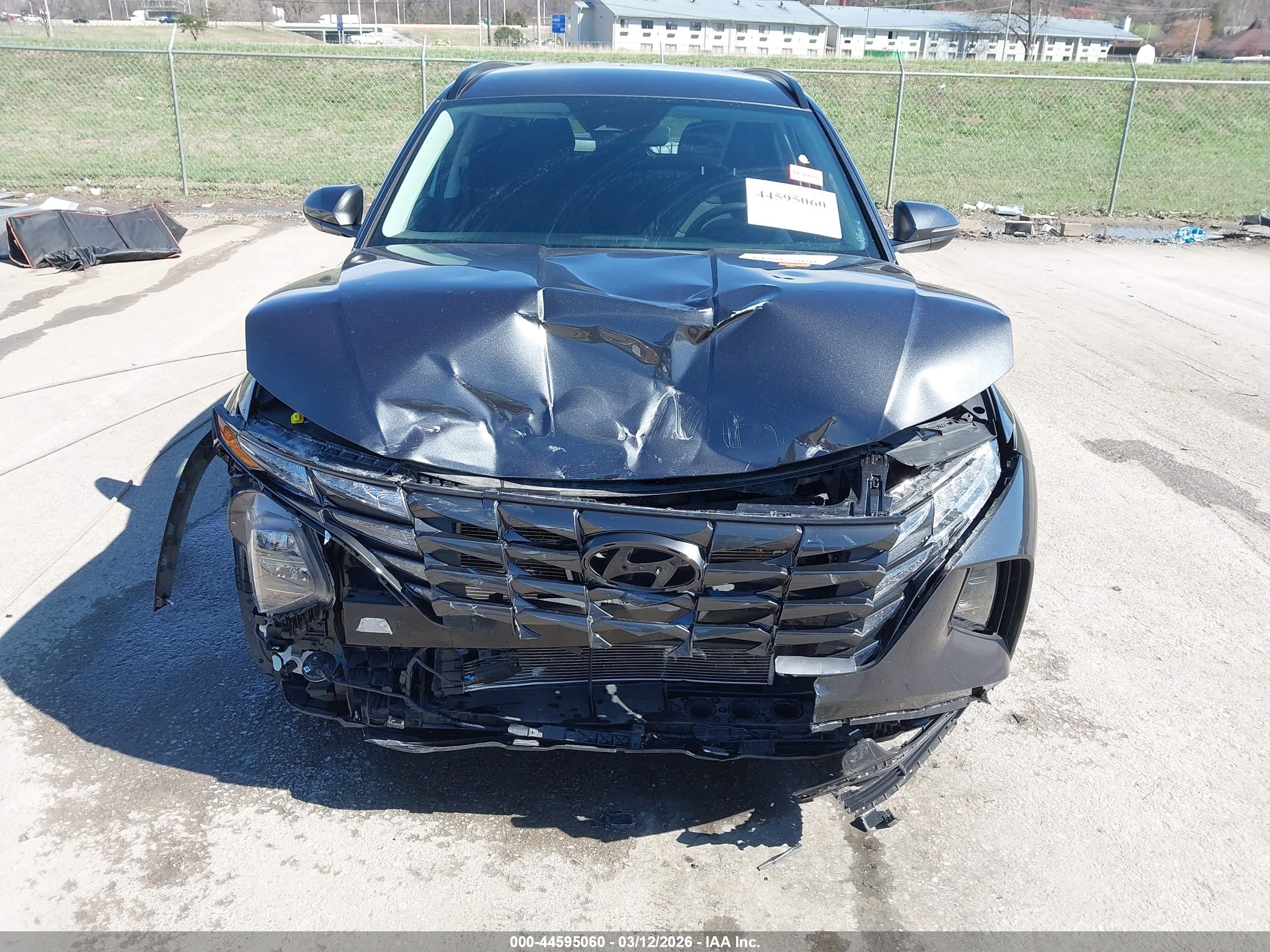 HYUNDAI TUCSON image 6
