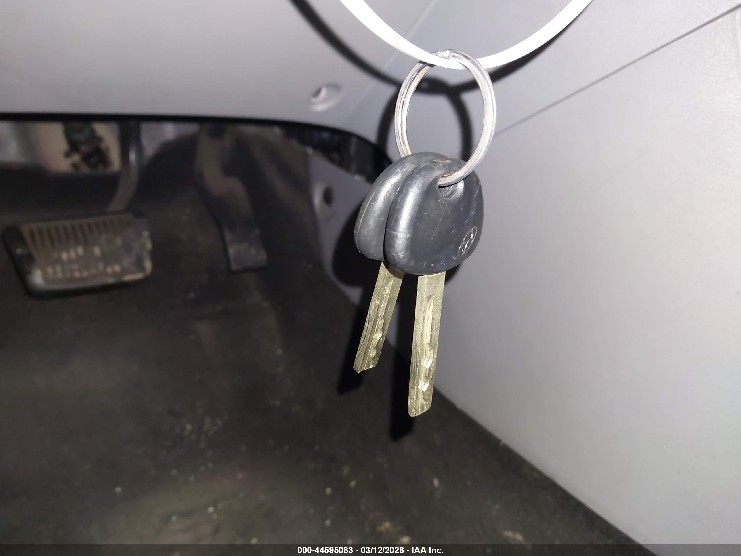HYUNDAI ACCENT image 11
