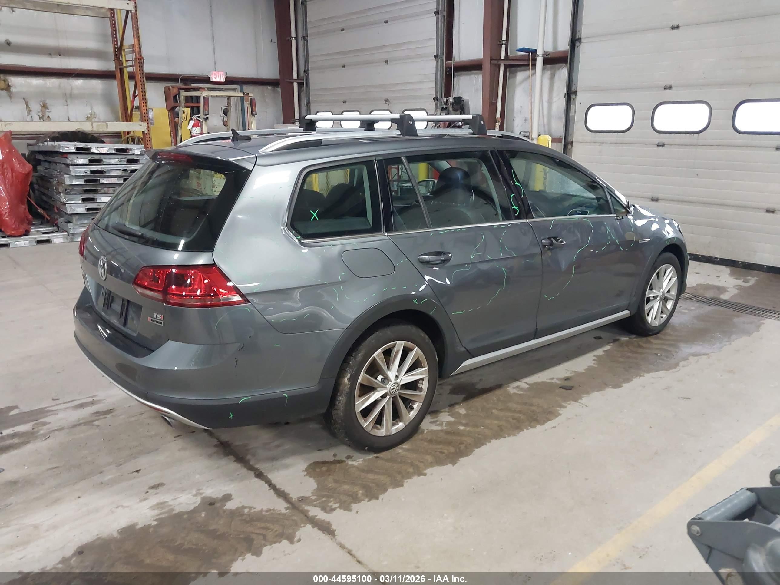 VOLKSWAGEN GOLF image 4