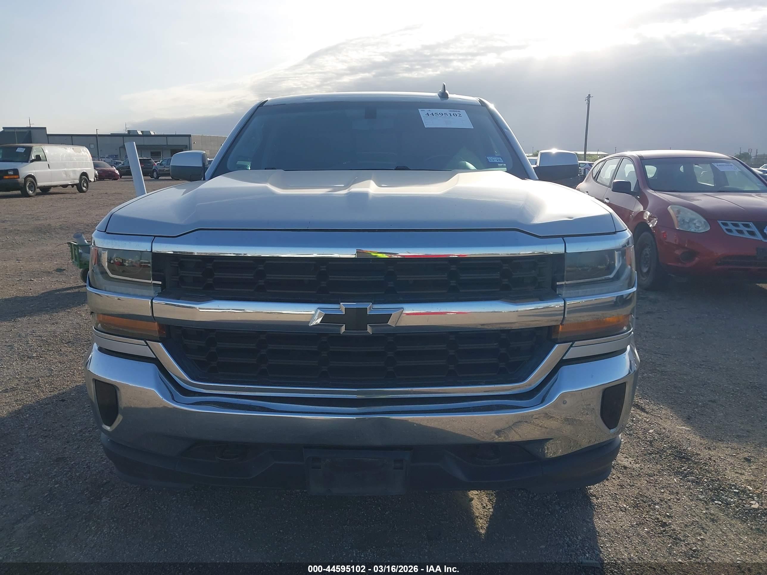 CHEVROLET SILVERADO image 6