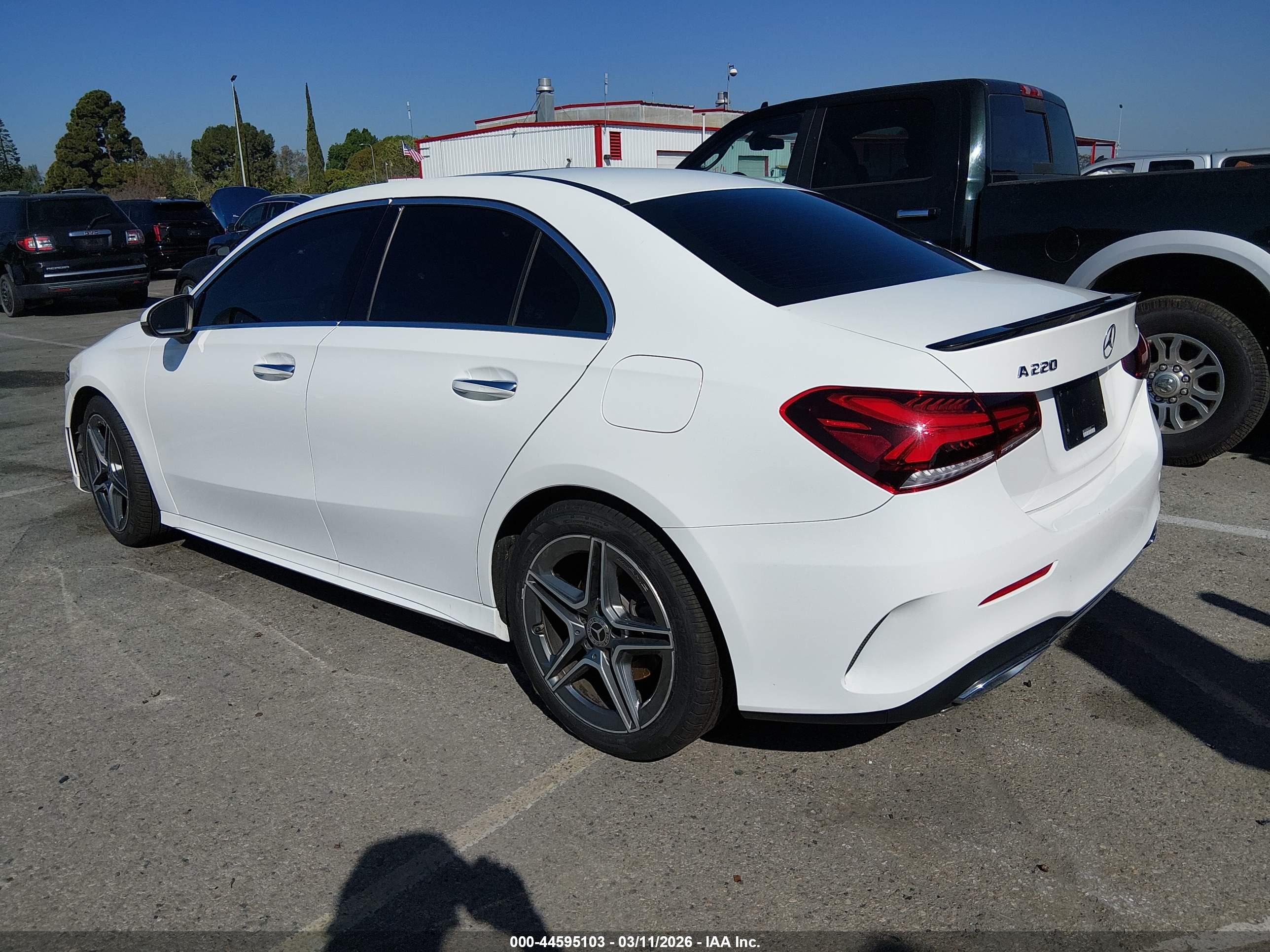 MERCEDES-BENZ A image 3