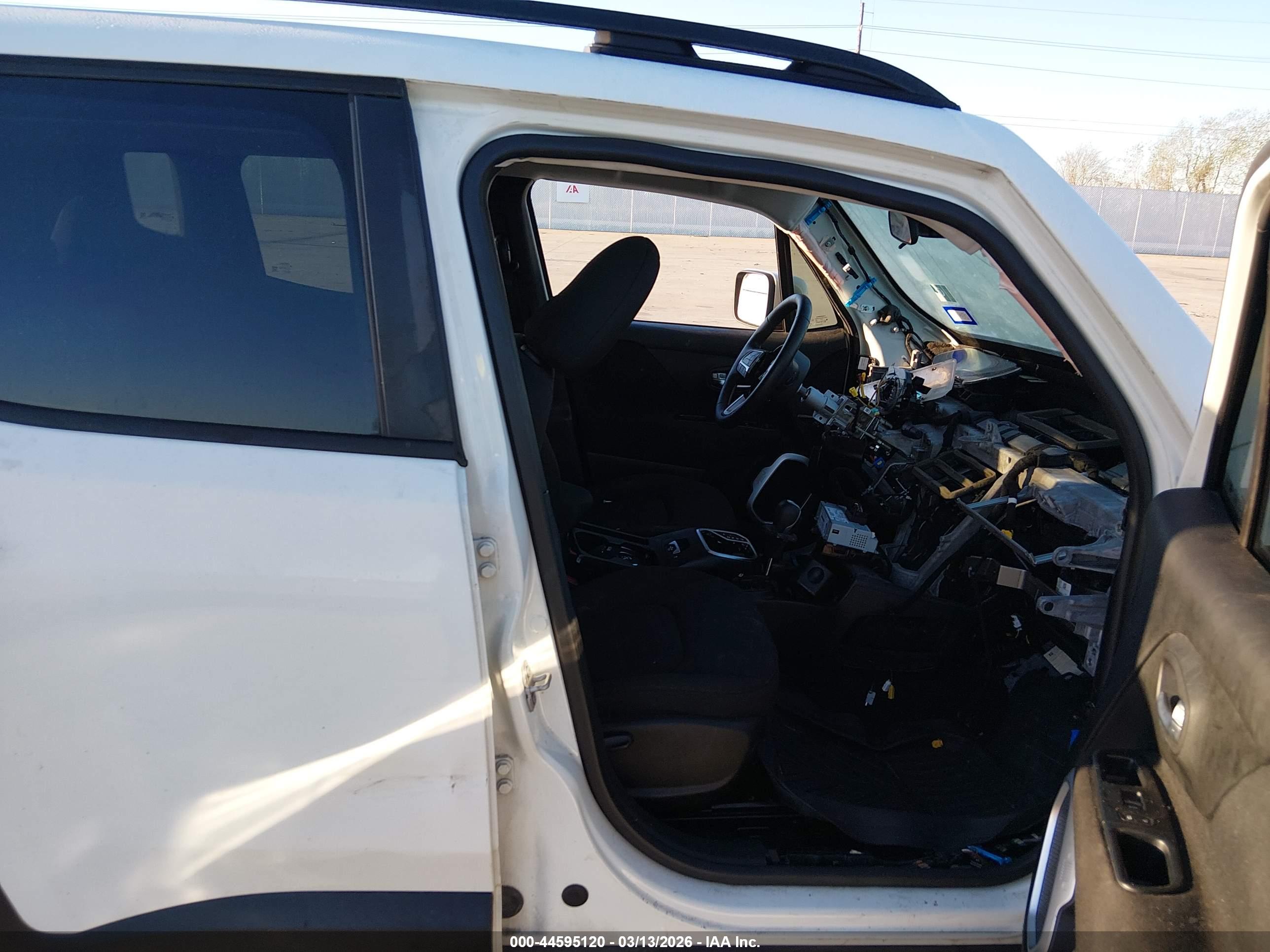 JEEP RENEGADE image 5