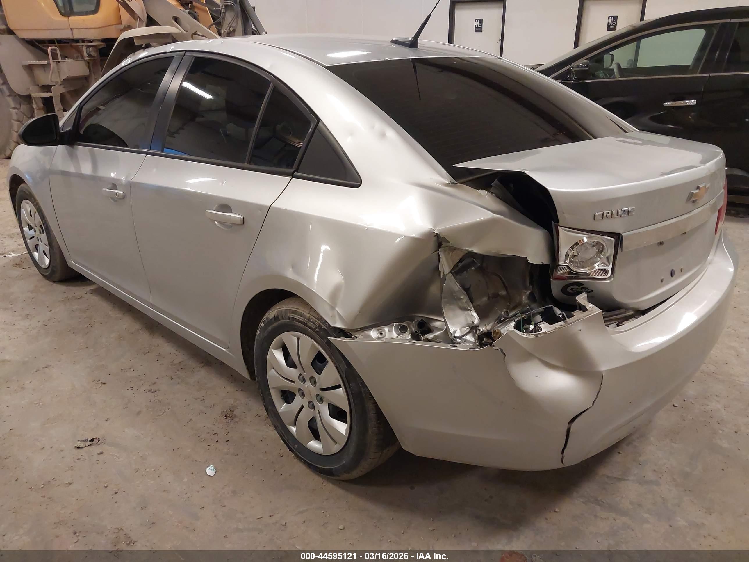 CHEVROLET CRUZE image 3