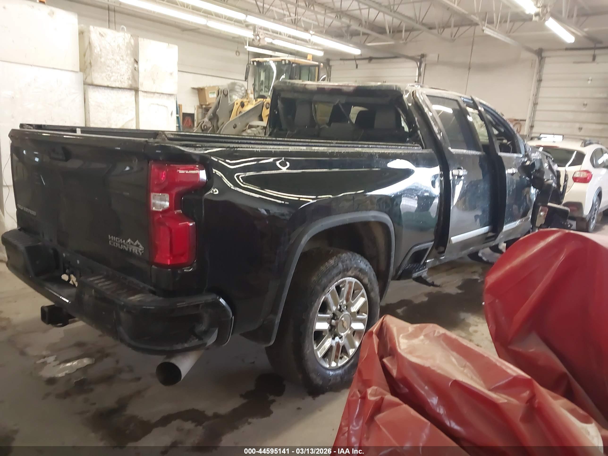 CHEVROLET SILVERADO image 4