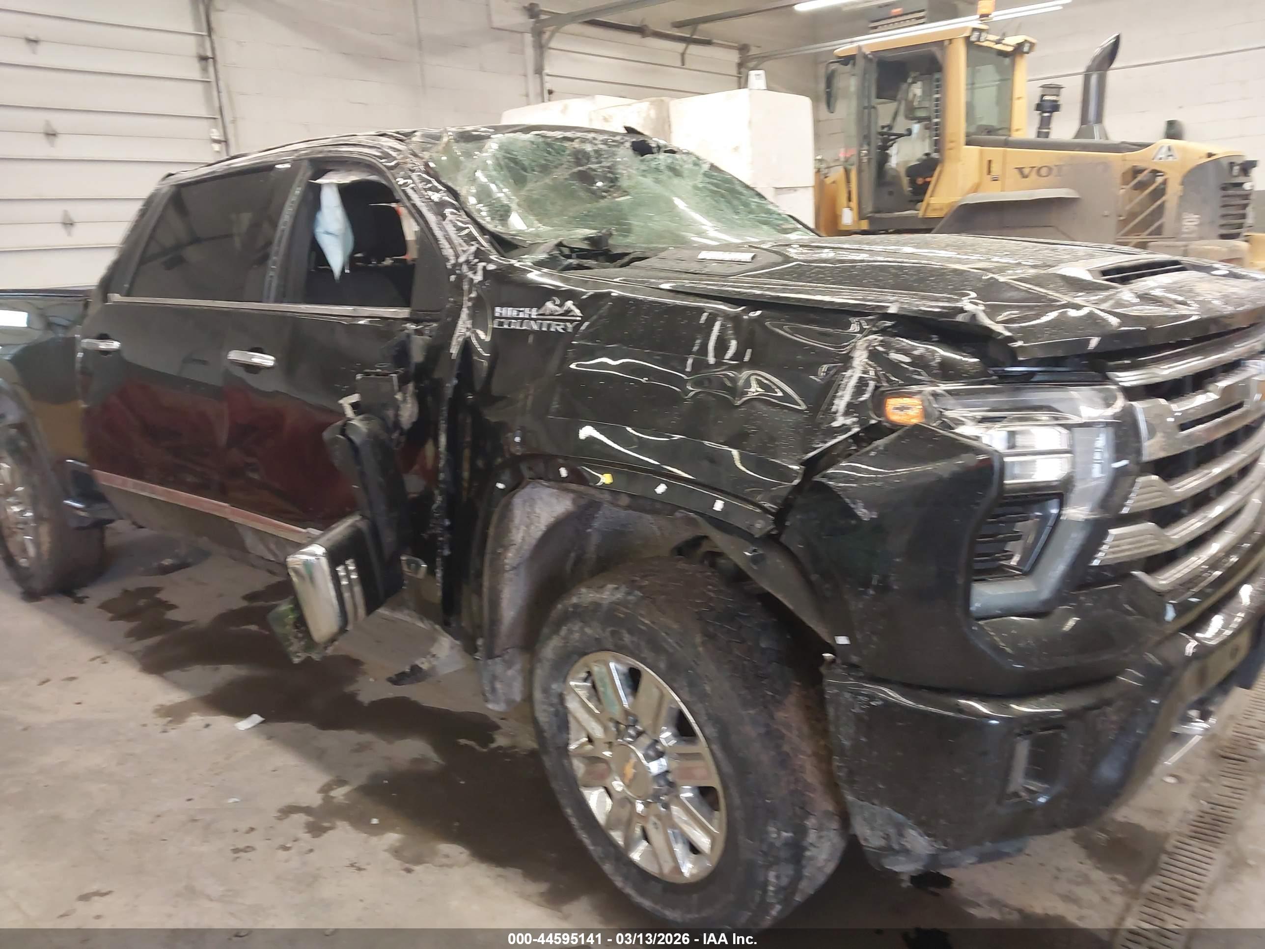 CHEVROLET SILVERADO image 6