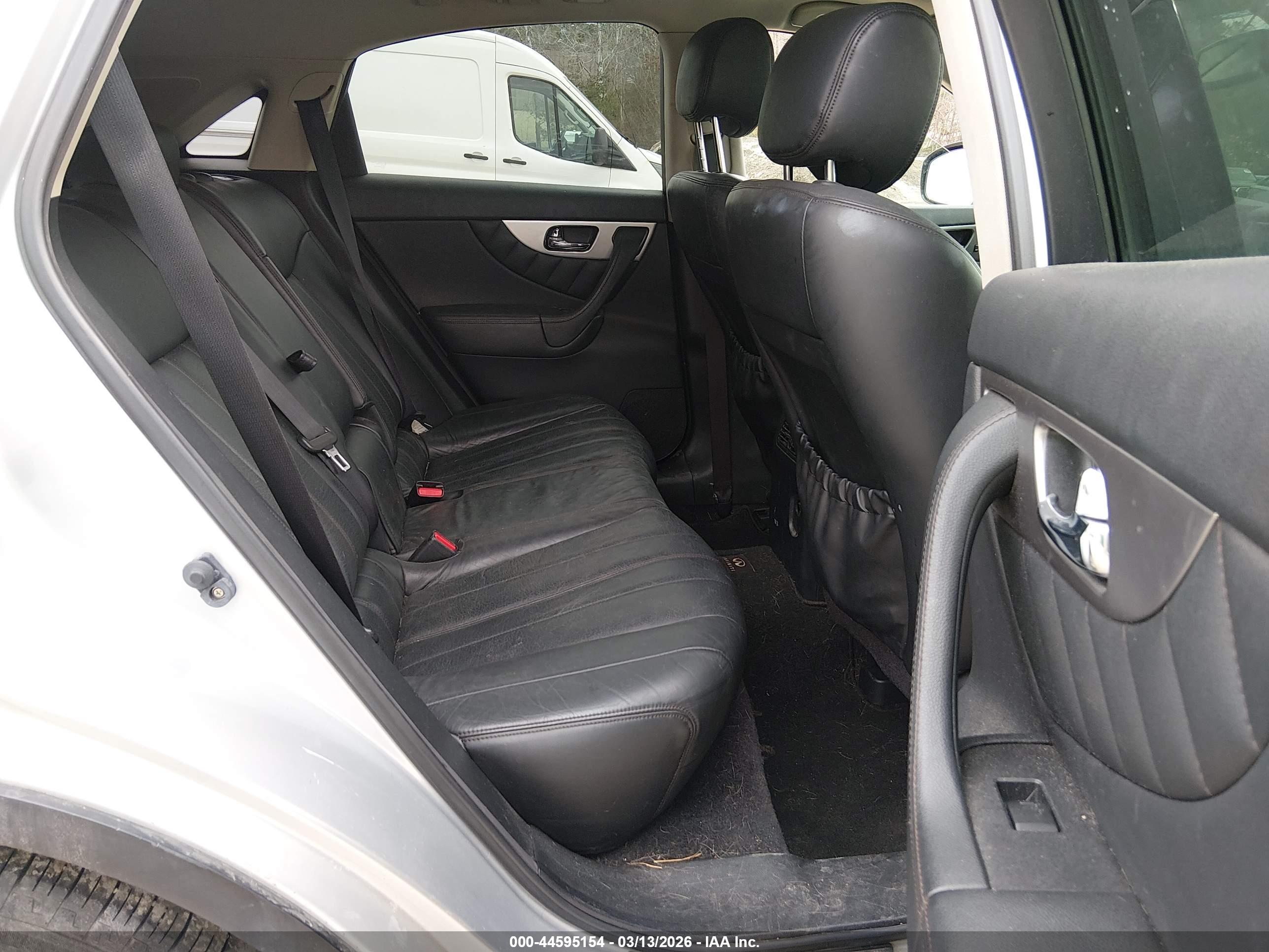INFINITI FX37 image 8