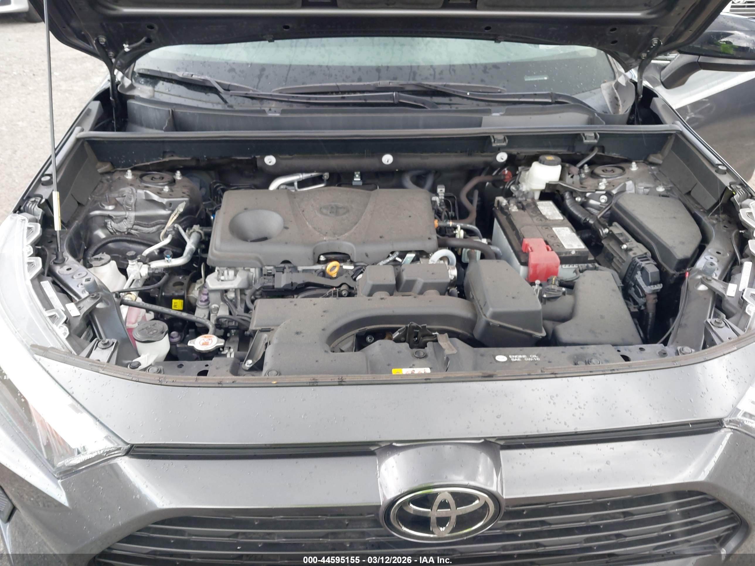 TOYOTA RAV4 image 10
