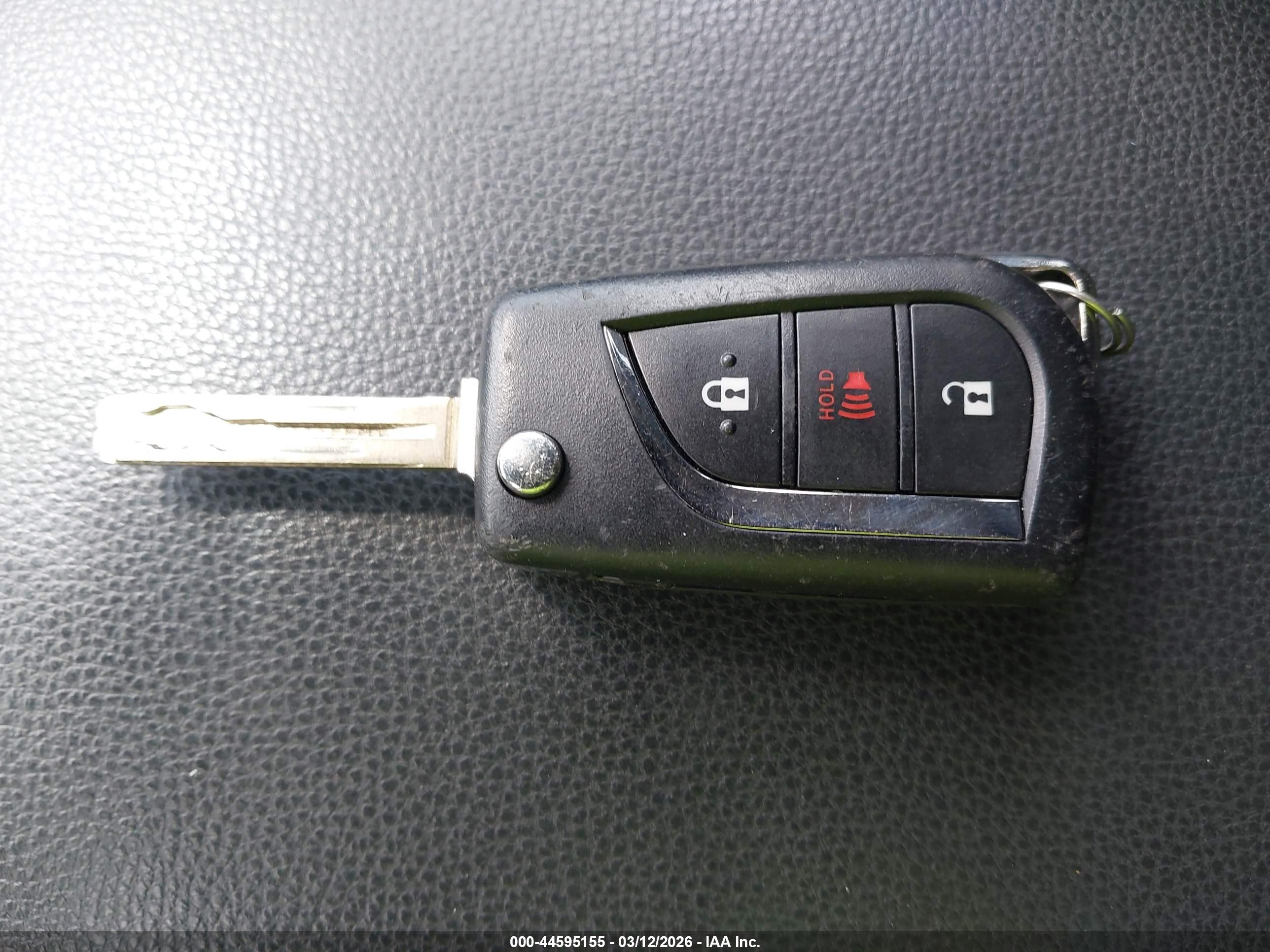 TOYOTA RAV4 image 11